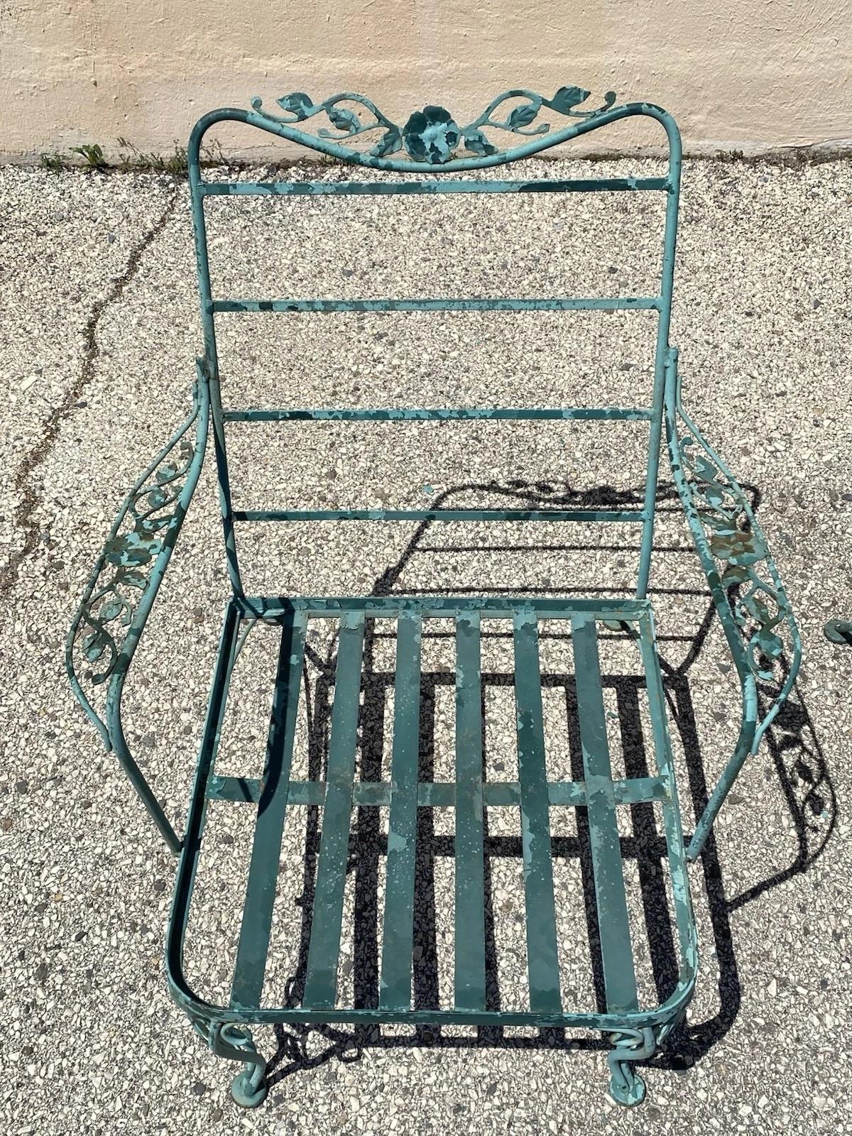 Vintage Woodard Wrought Iron Patio 3 Seat Sofa and Pair Lounge Chairs - 3 Pcs Bon état - En vente à Philadelphia, PA