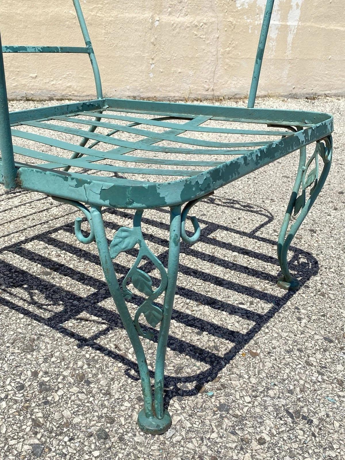 Fer forgé Vintage Woodard Wrought Iron Patio 3 Seat Sofa and Pair Lounge Chairs - 3 Pcs en vente