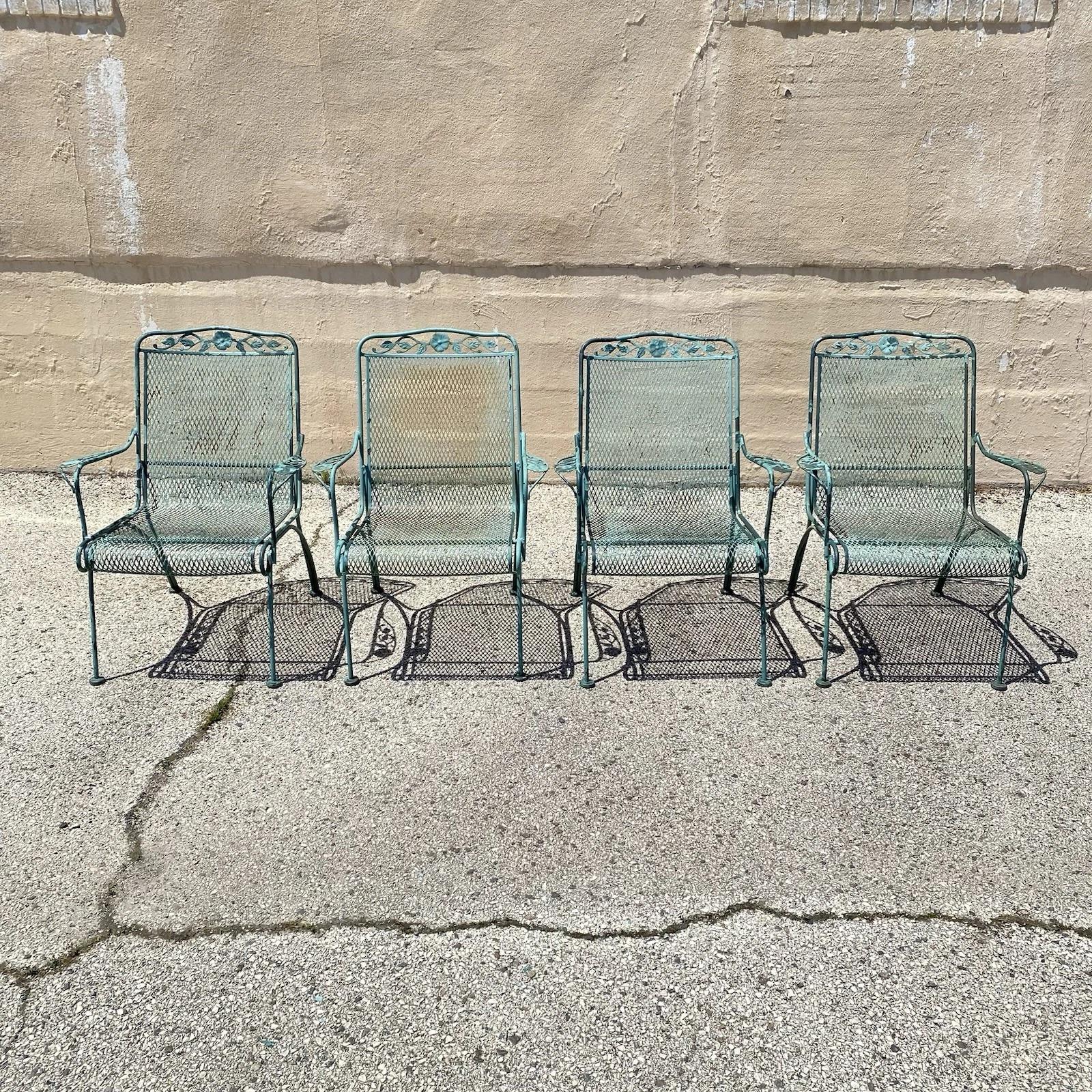 Vintage Woodard Wrought Iron Patio Dining Set w/ Round Pedestal Base Table 5 Pcs en vente 5
