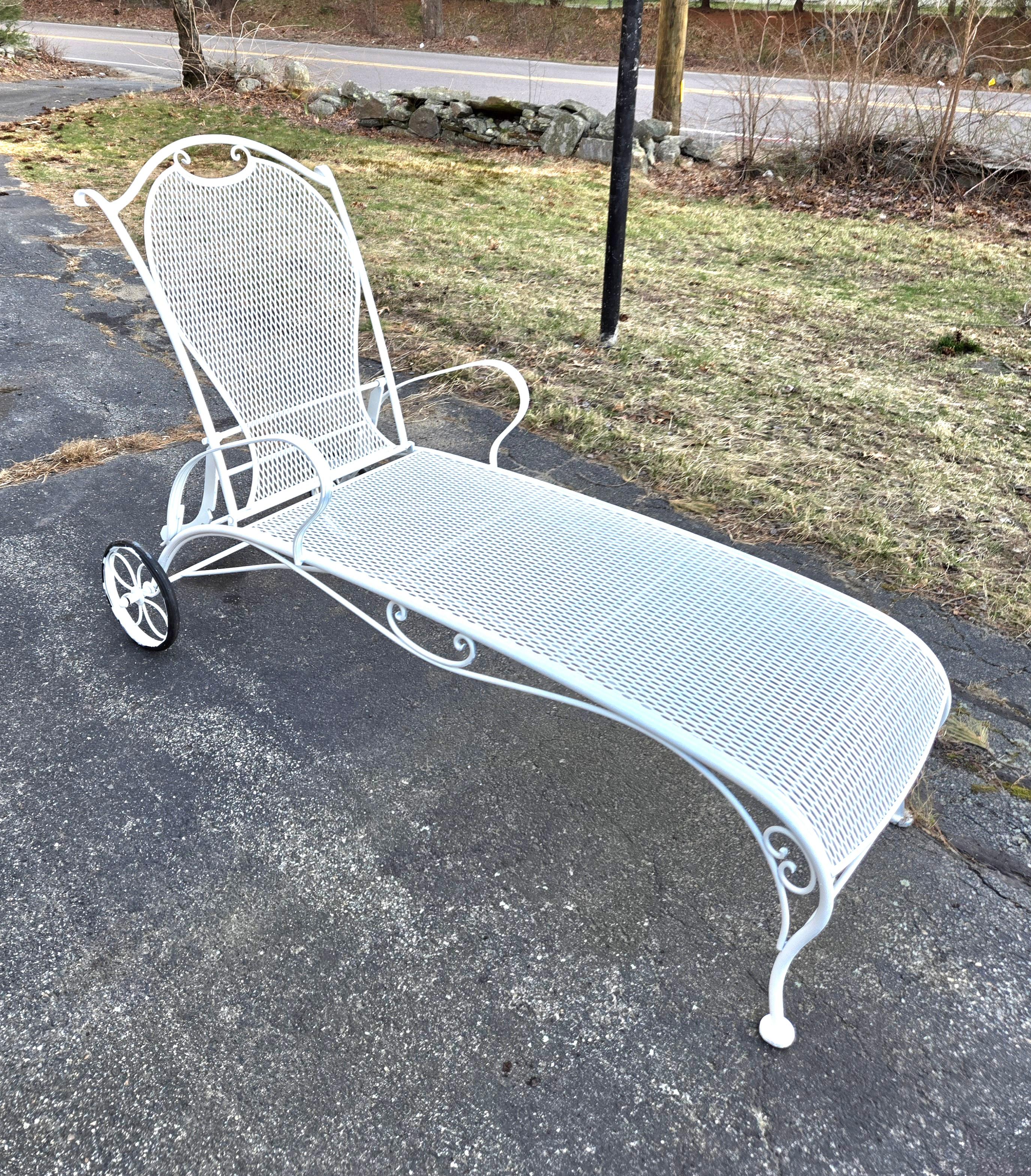 Vintage Woodard Wrought Iron Patio Lounge Chair For Sale 7