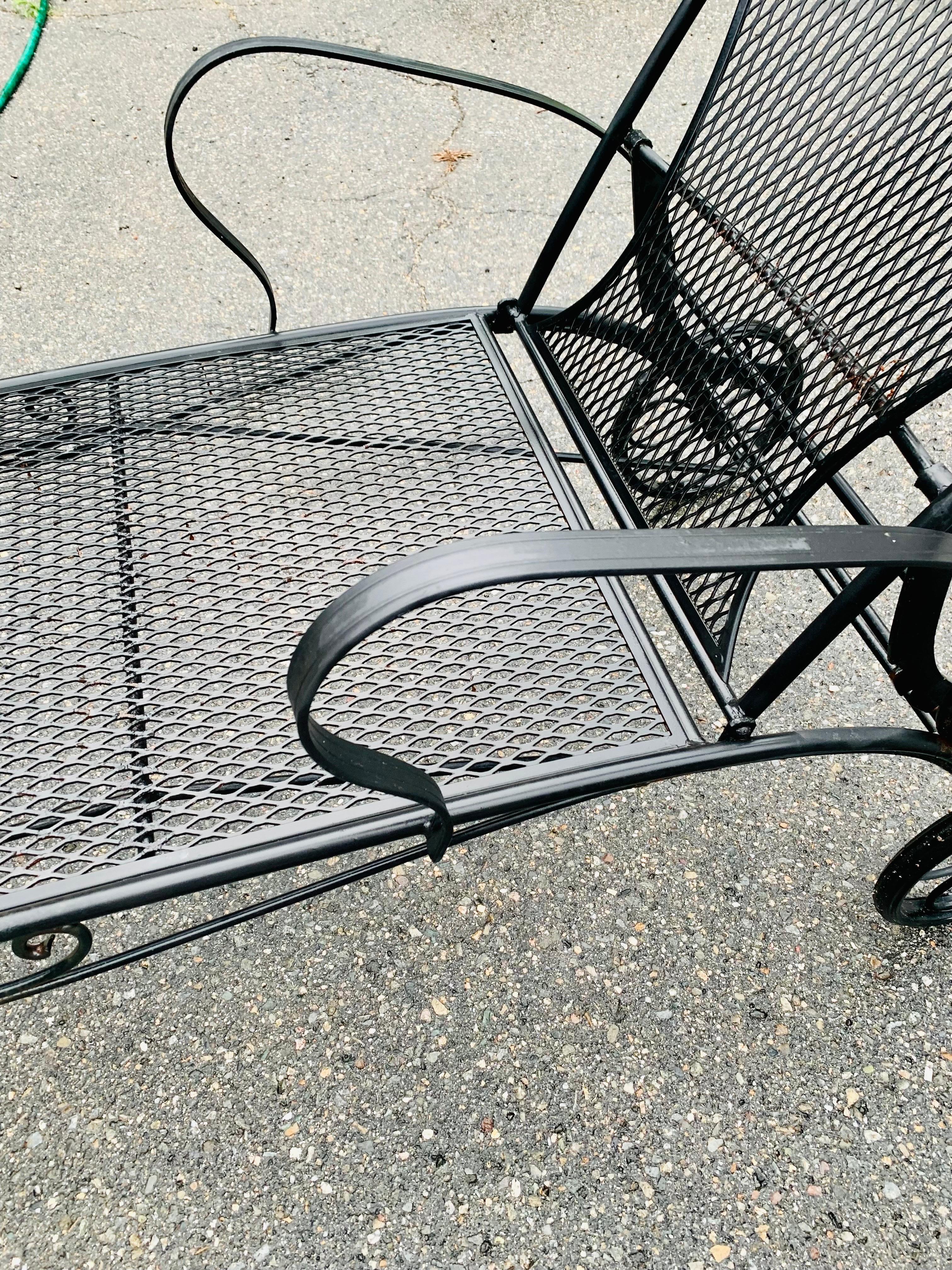 Vintage Woodard Wrought Iron Patio Lounge Chair In Good Condition In Cumberland, RI