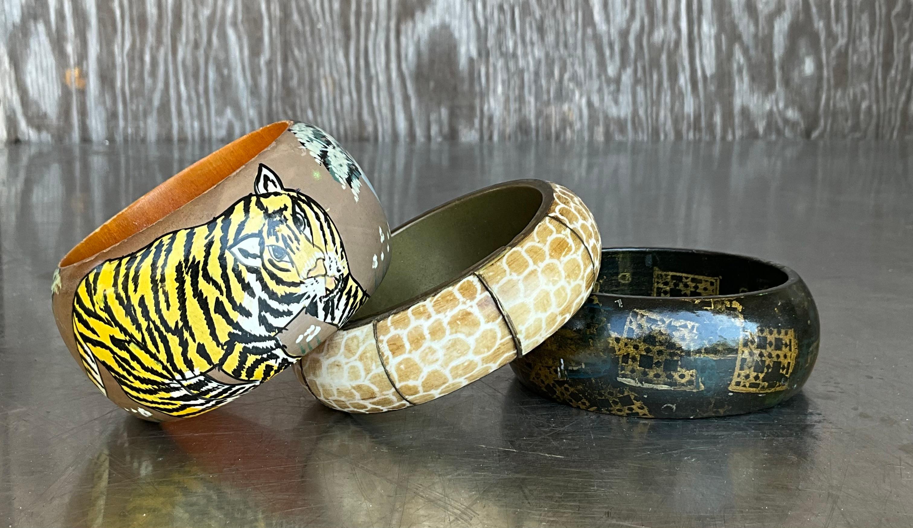 Bangles di legno vintage di ispirazione africana - Set di 3 pezzi In condizioni buone in vendita a West Palm Beach, FL