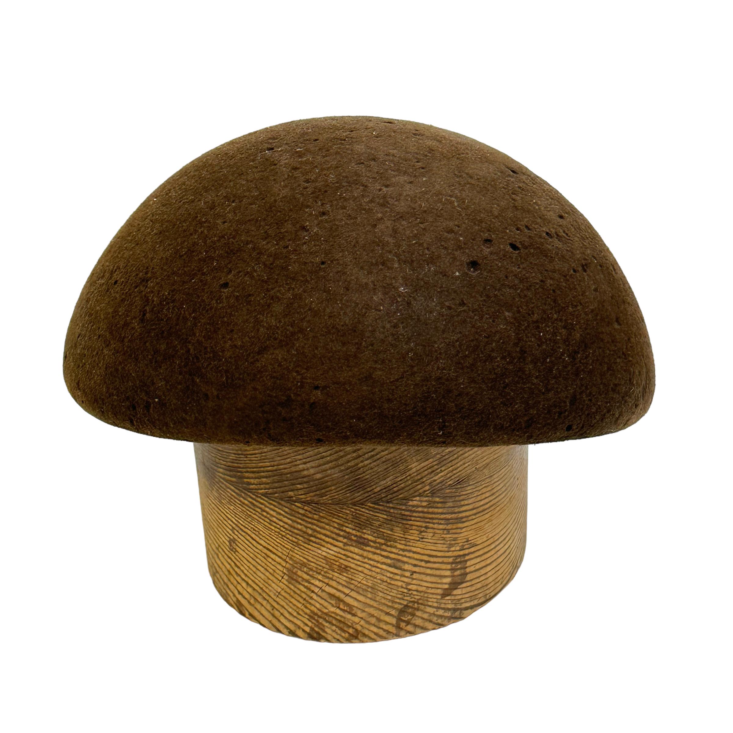 Vintage Wooden and Felt Hat Form Mold, Vienna, Austria, 1930s In Good Condition For Sale In Nuernberg, DE