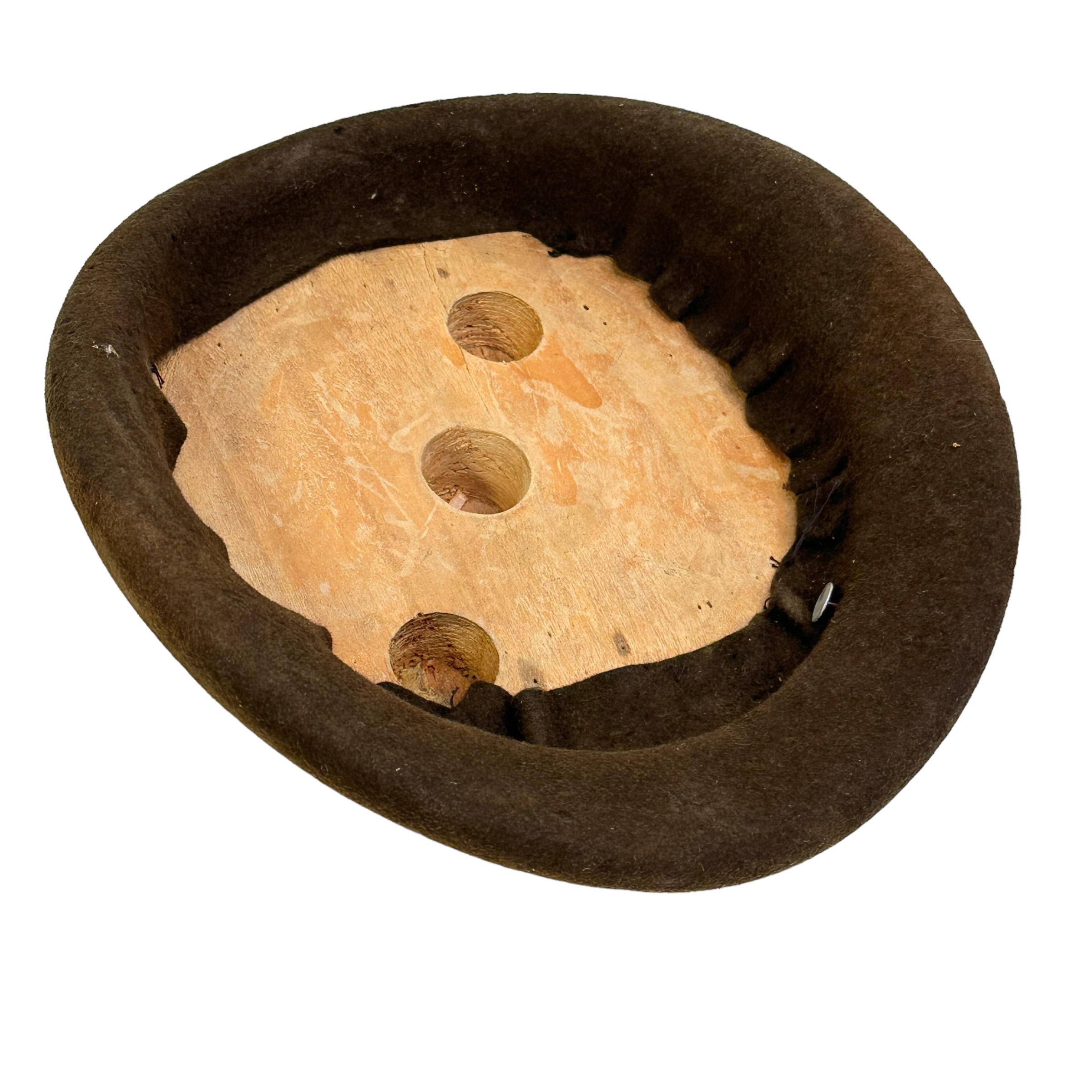 Mid-20th Century Vintage Wooden and Felt Hat Form Mold, Vienna, Austria, 1930s For Sale