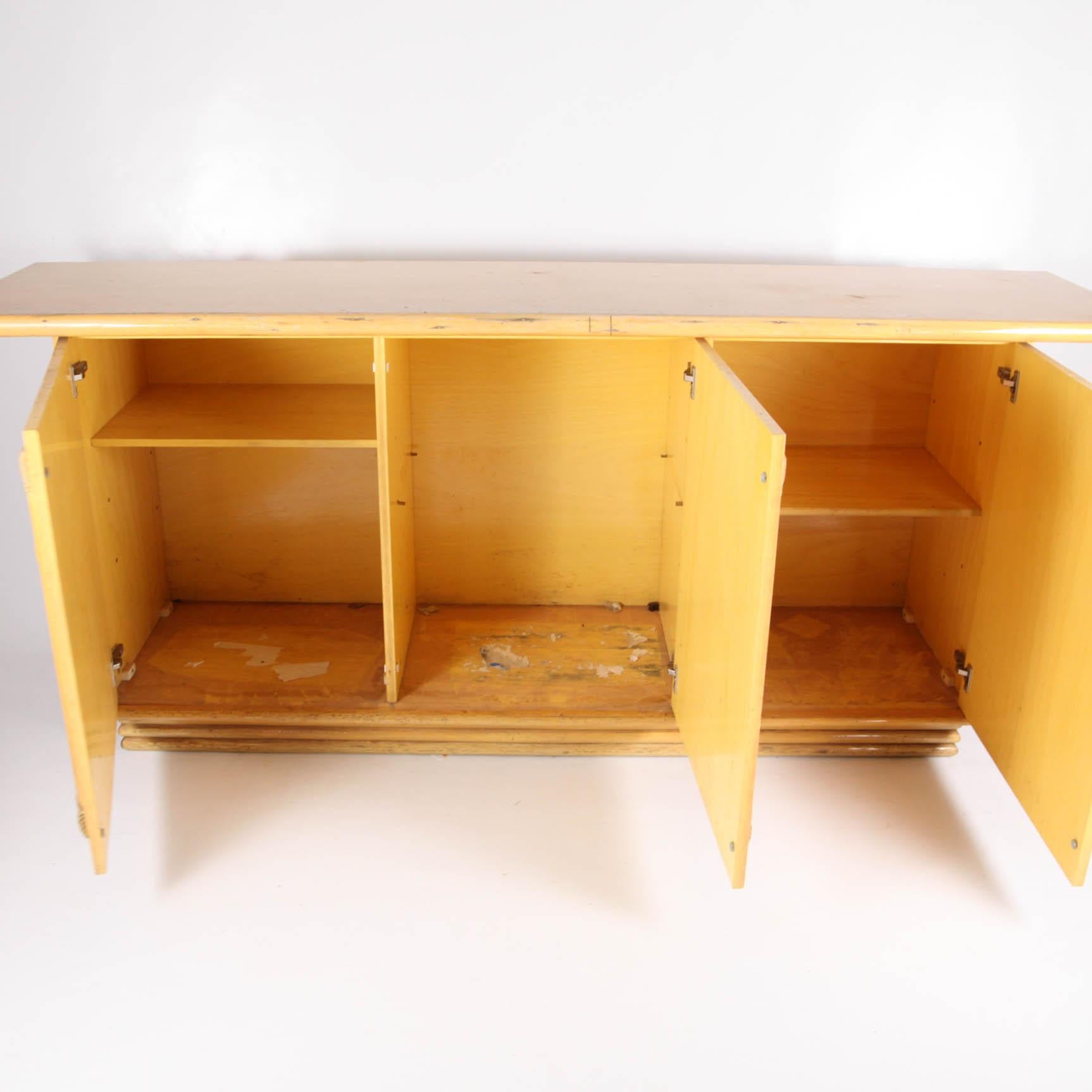 Credenza vintage in legno e rattan In condizioni buone in vendita a Isle Sur Sorgue, FR