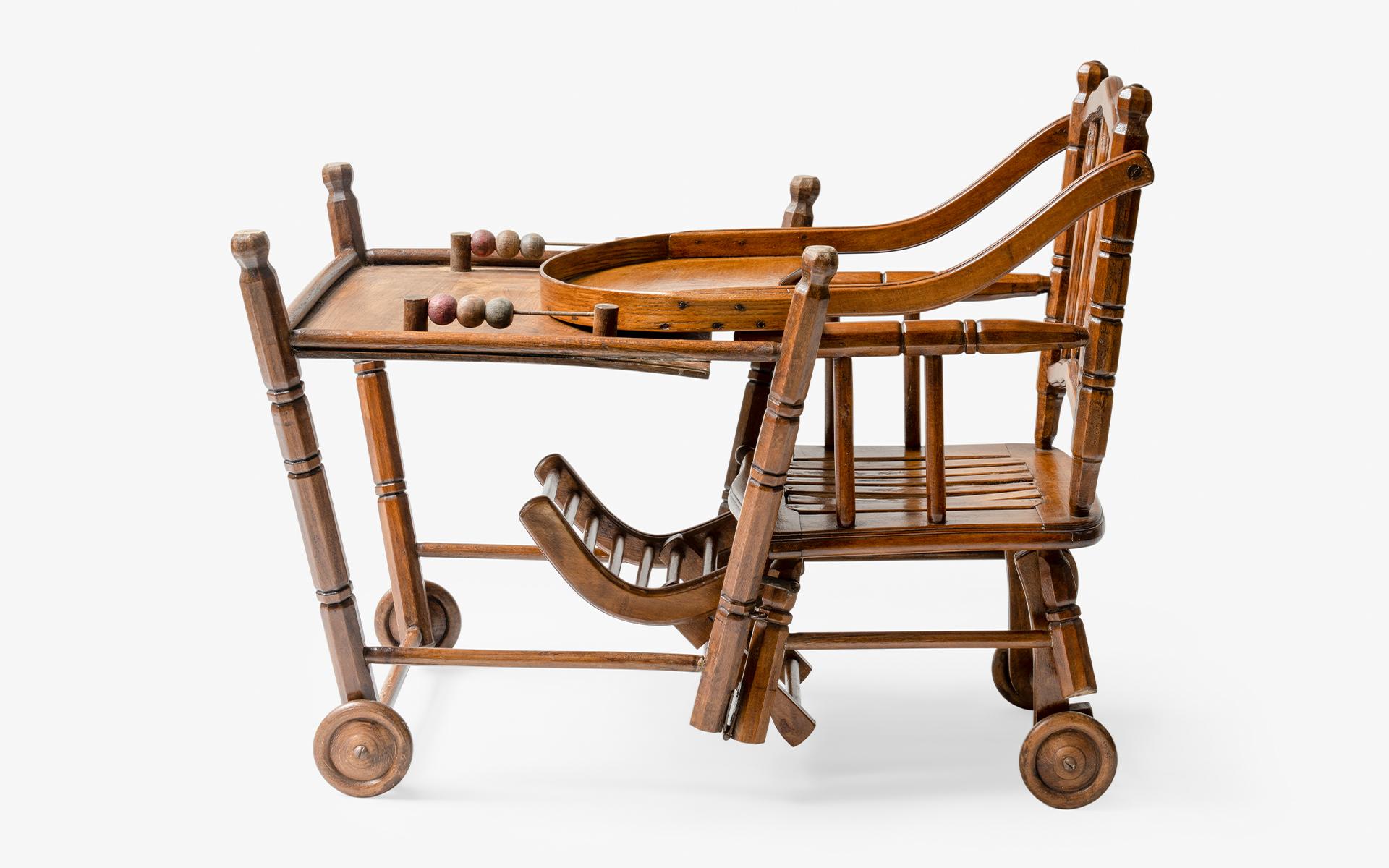 Chaise haute convertible pour bébé en bois vintage en vente 2