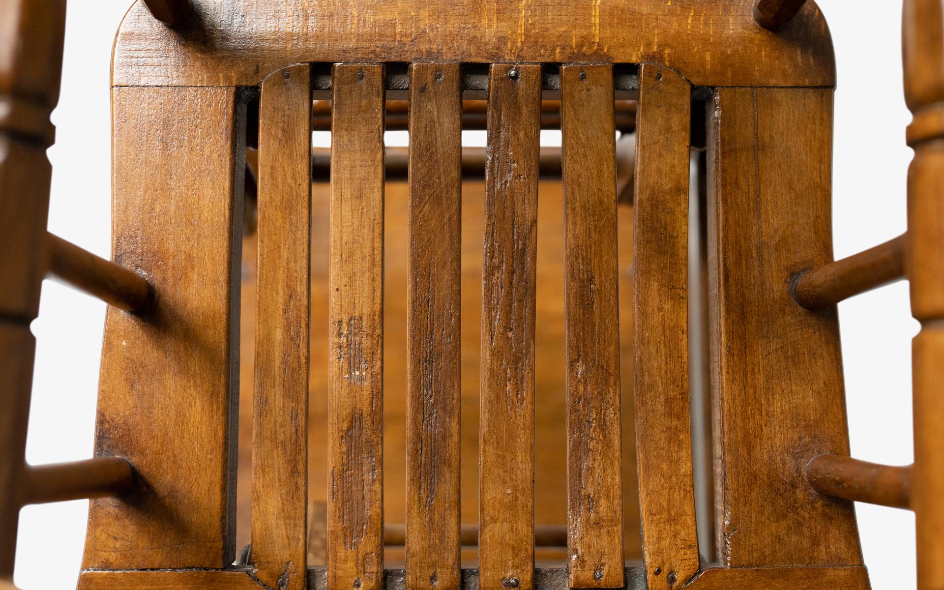chaise haute en bois vintage