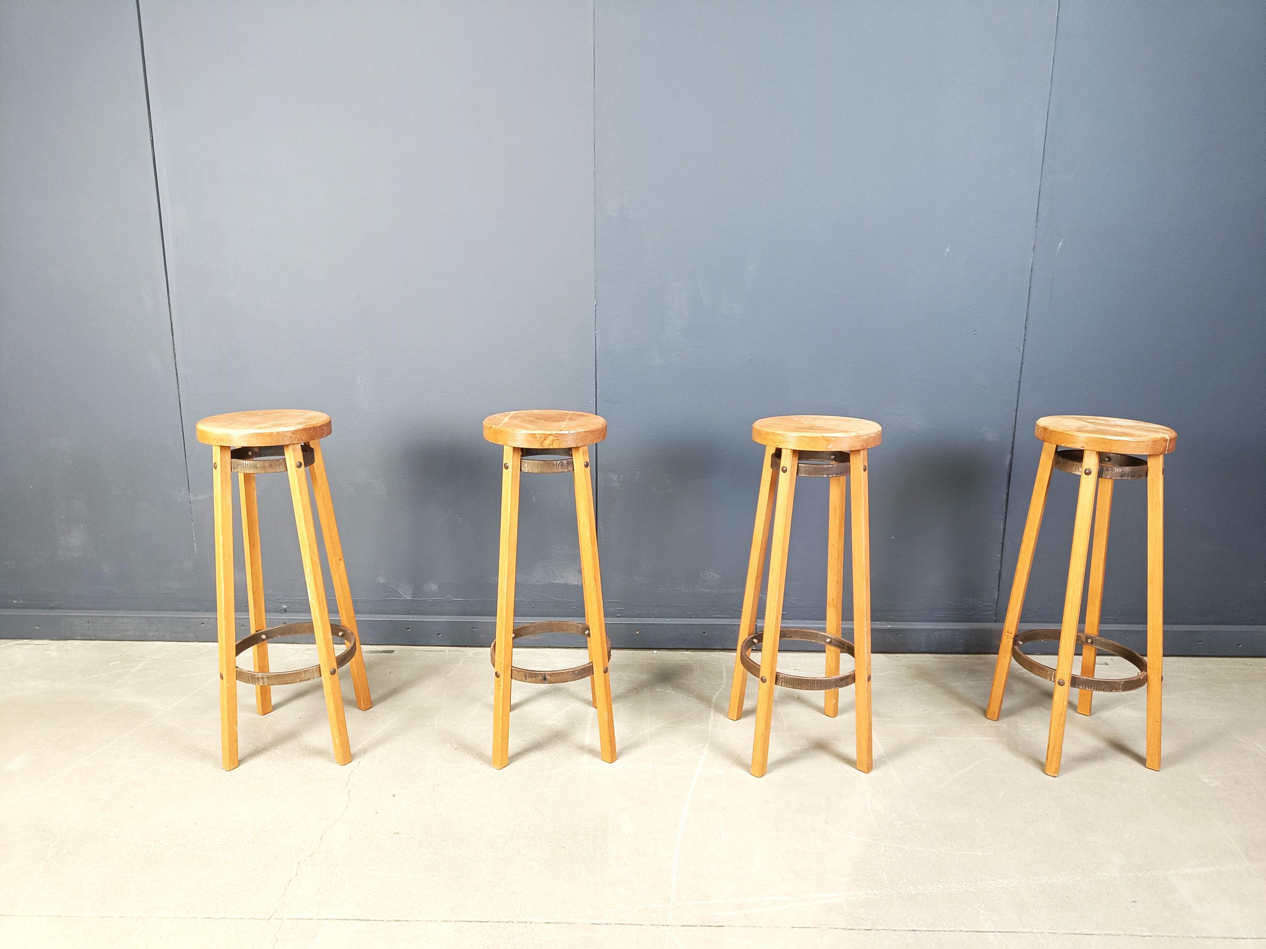 Quercia Sgabelli da bar in legno vintage, anni '60 - set da 4 in vendita