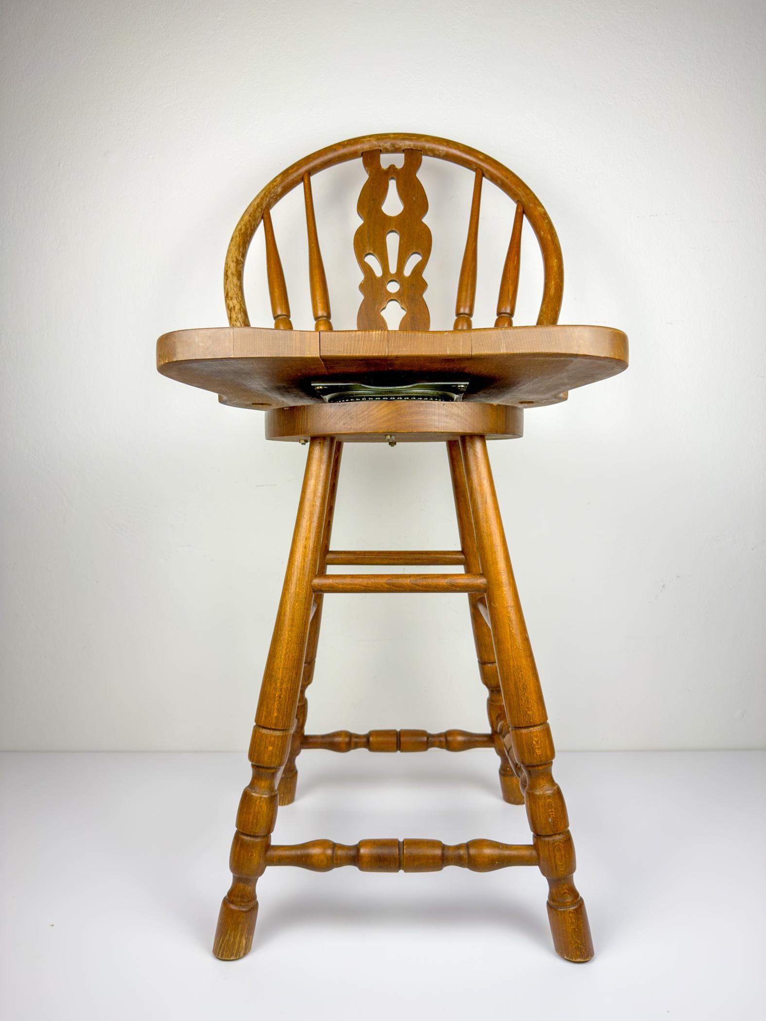 Chaise pivotante de bar en bois vintage, Slovénie 1992 en vente 5