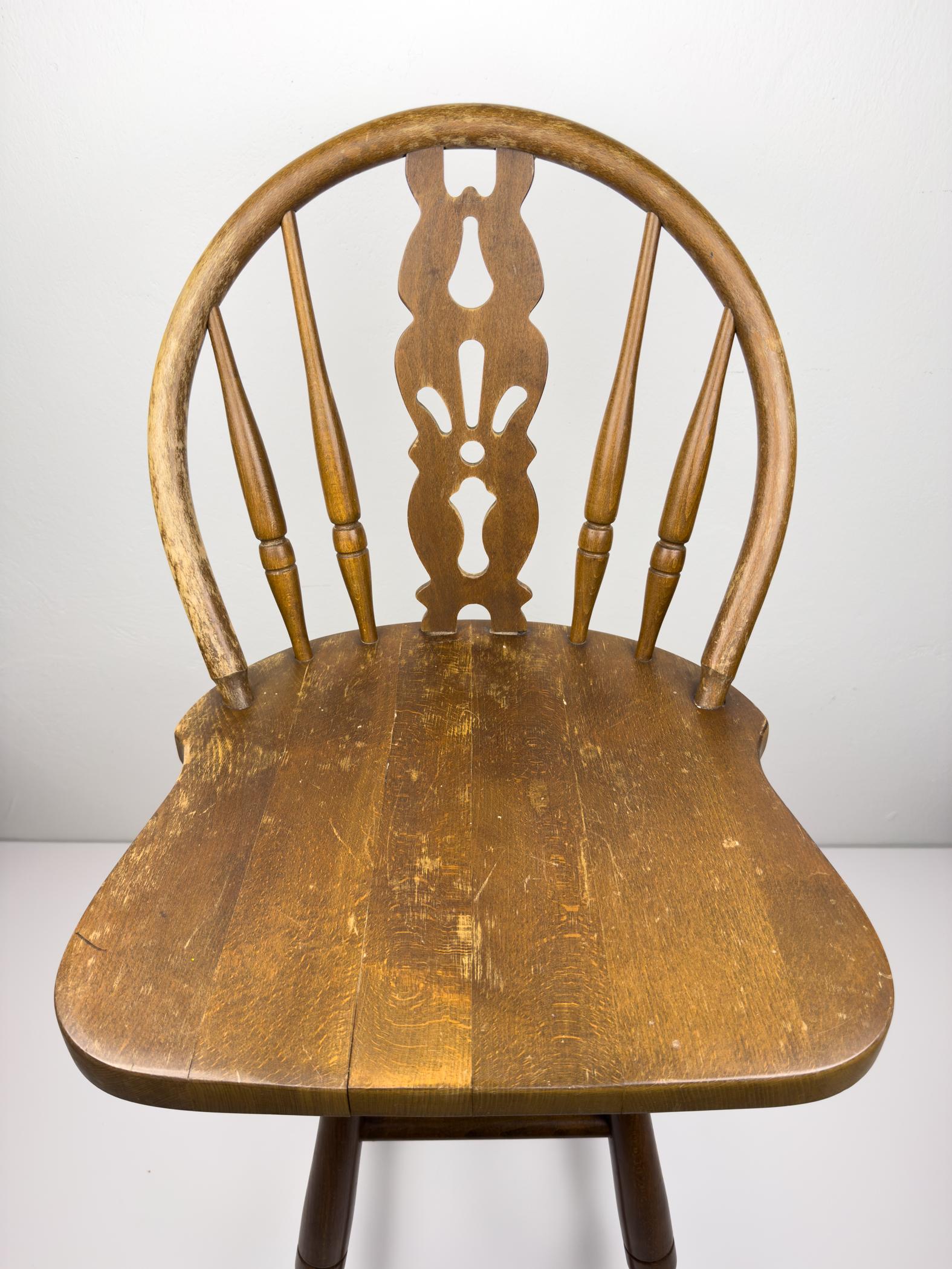 Slovène Chaise pivotante de bar en bois vintage, Slovénie 1992 en vente