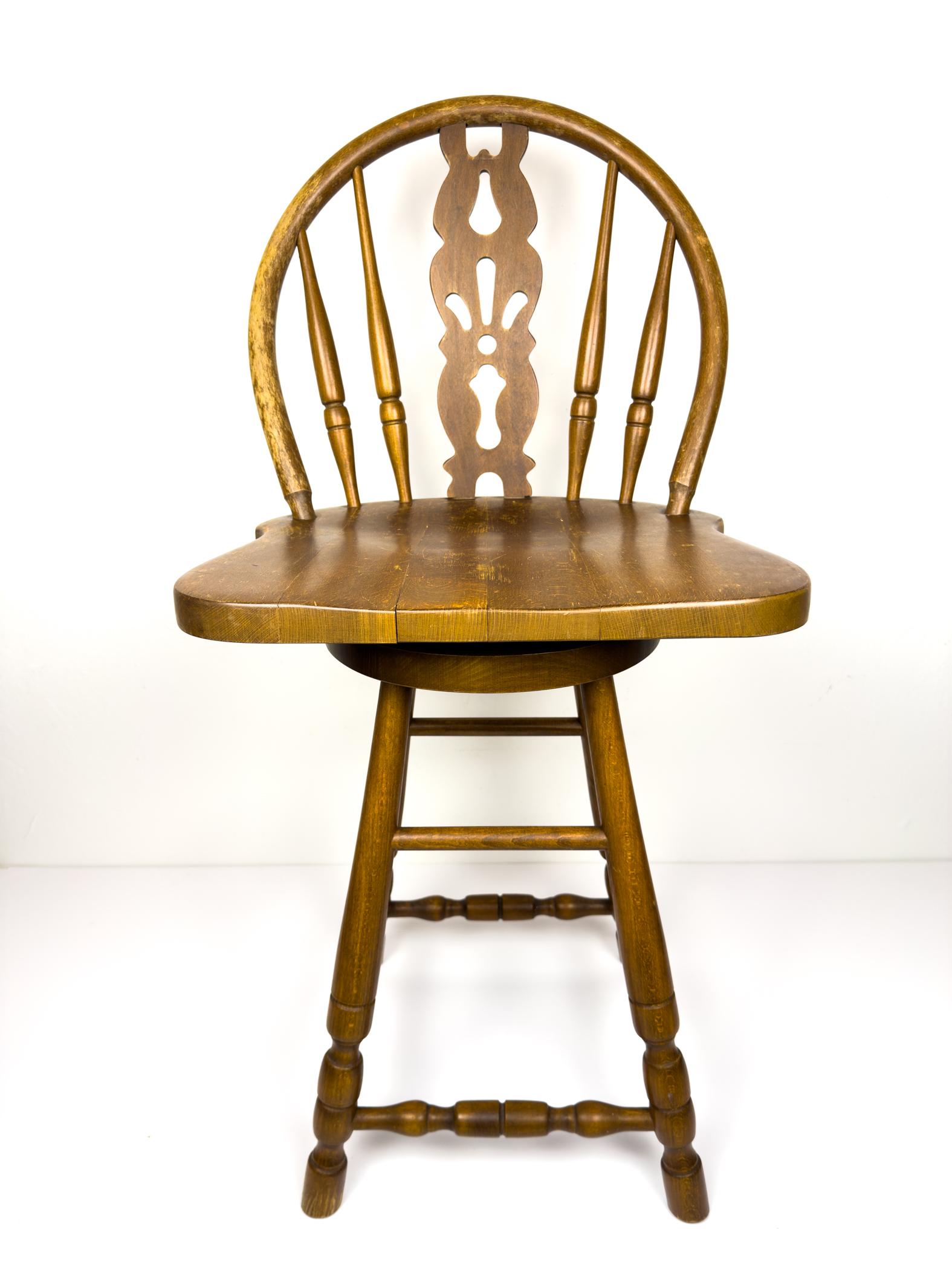 Chaise pivotante de bar en bois vintage, Slovénie 1992 Bon état - En vente à Miklavž Pri Taboru, SI