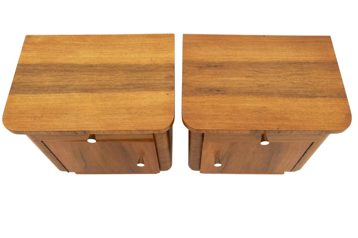 Polacco Comodini in legno vintage della metà del XX secolo, dopo la ristrutturazione. in vendita
