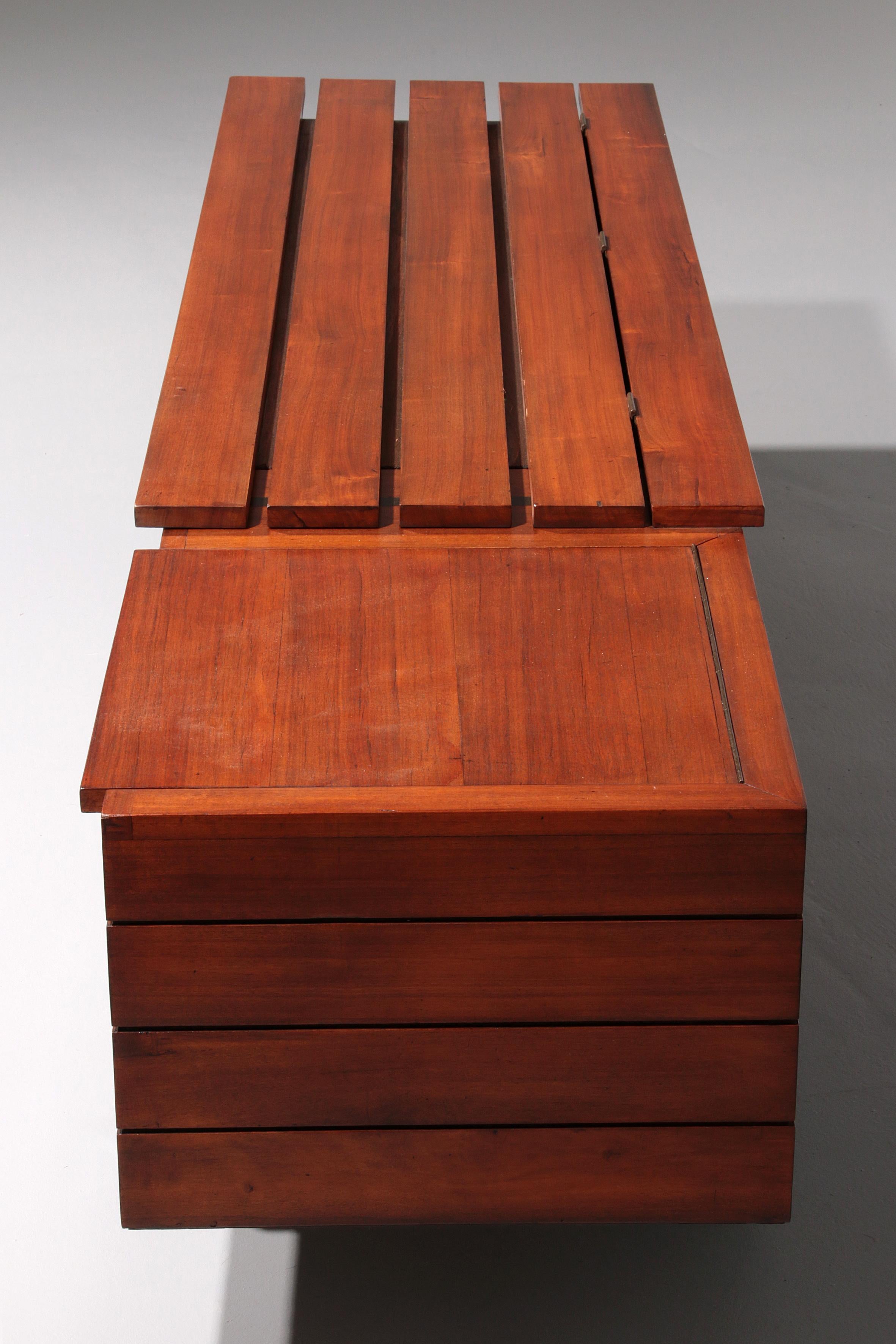 Mid-20th Century Vintage Wooden Bench with Storage Italiaans 1960 For Sale