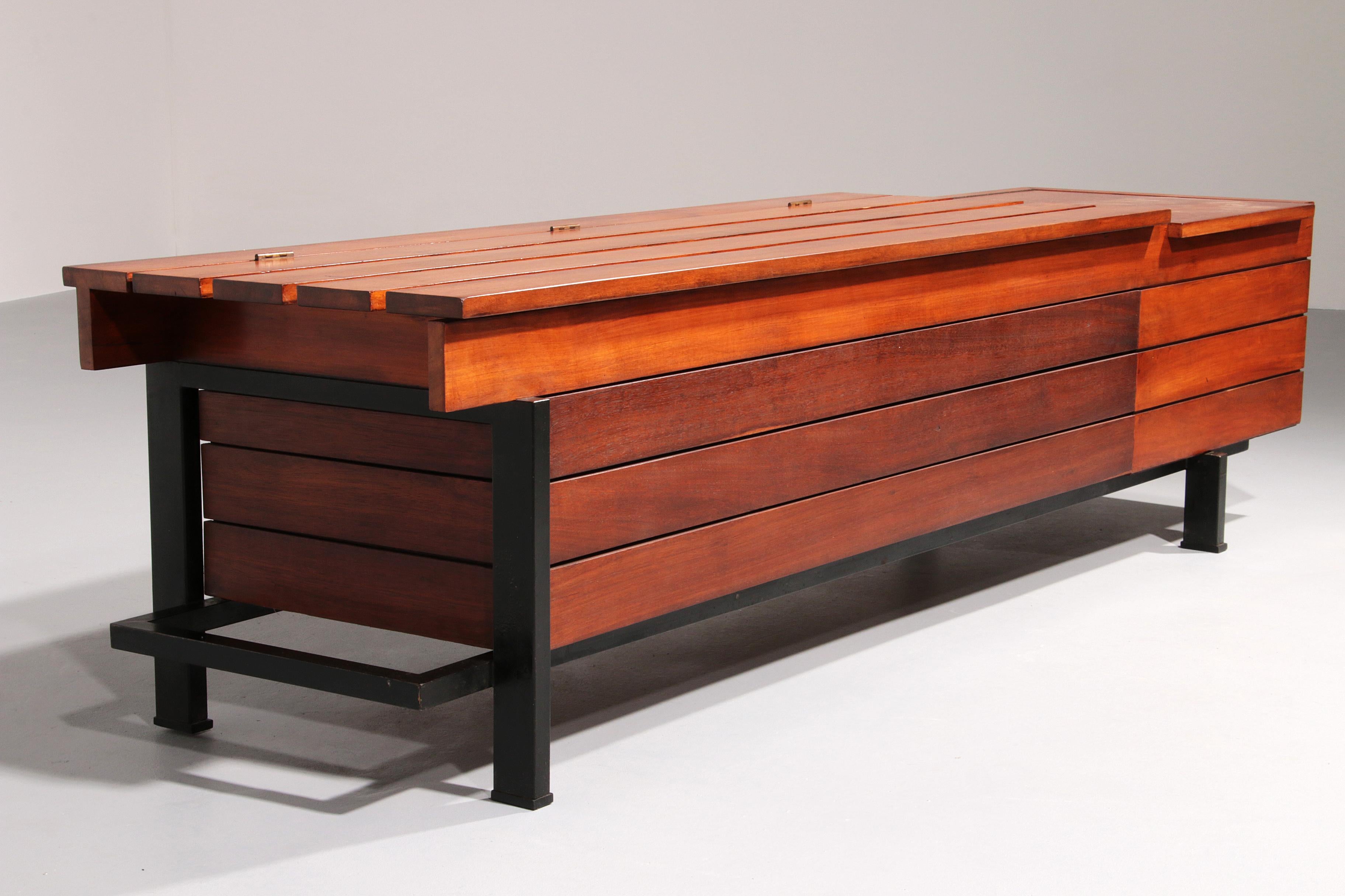 Vintage Wooden Bench with Storage Italiaans 1960 For Sale 1