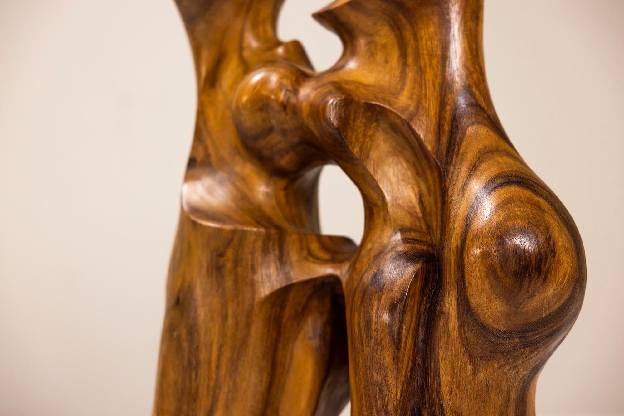 Biomorphe Vintage-Skulptur aus Holz mit abstrakten Figuren aus Holz (Mitte des 20. Jahrhunderts) im Angebot
