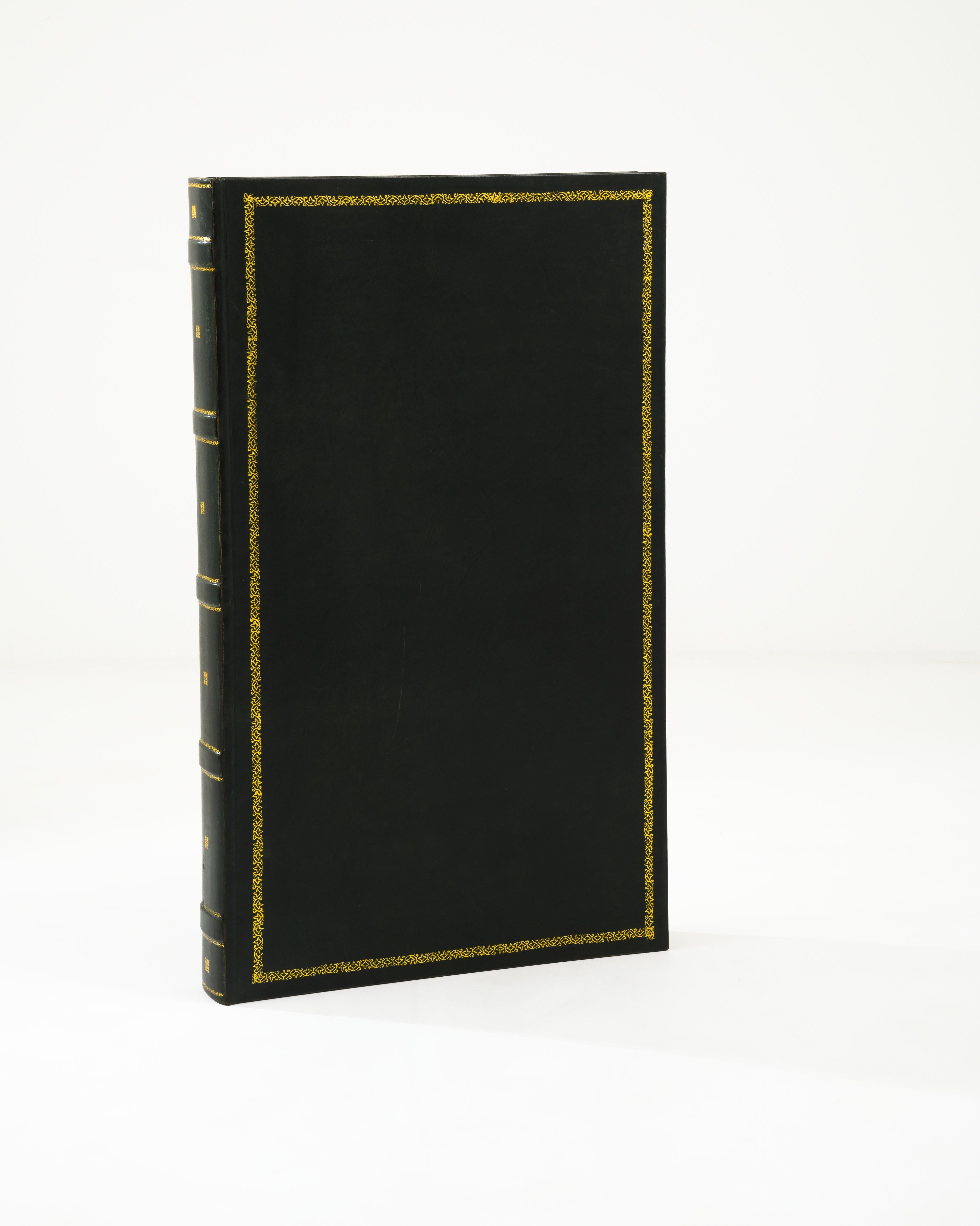 Boîte vintage en bois en forme de livre en vente 2