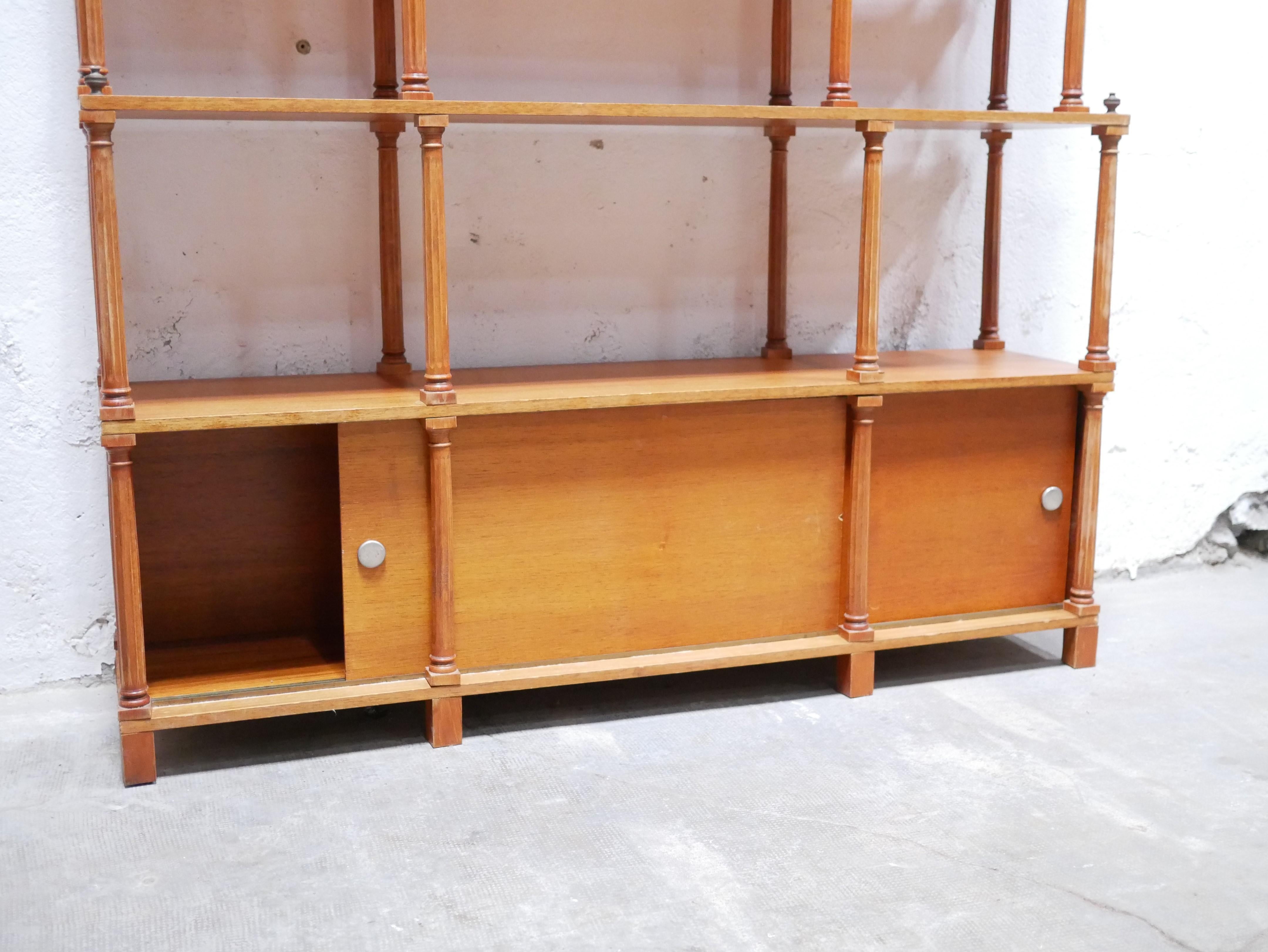 Vintage-Bücherregal aus Holz 12