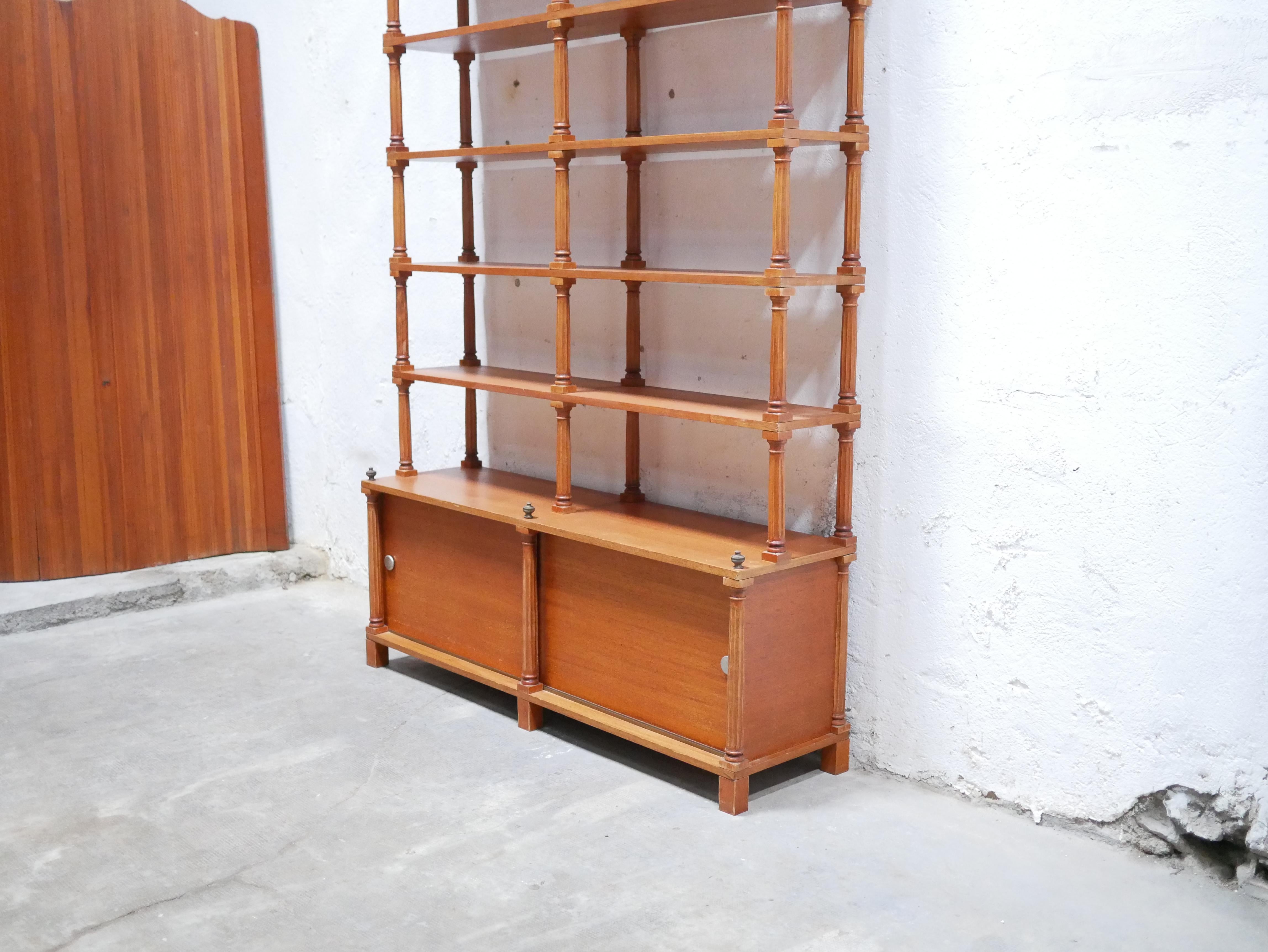 Estantería vintage de madera en venta 1