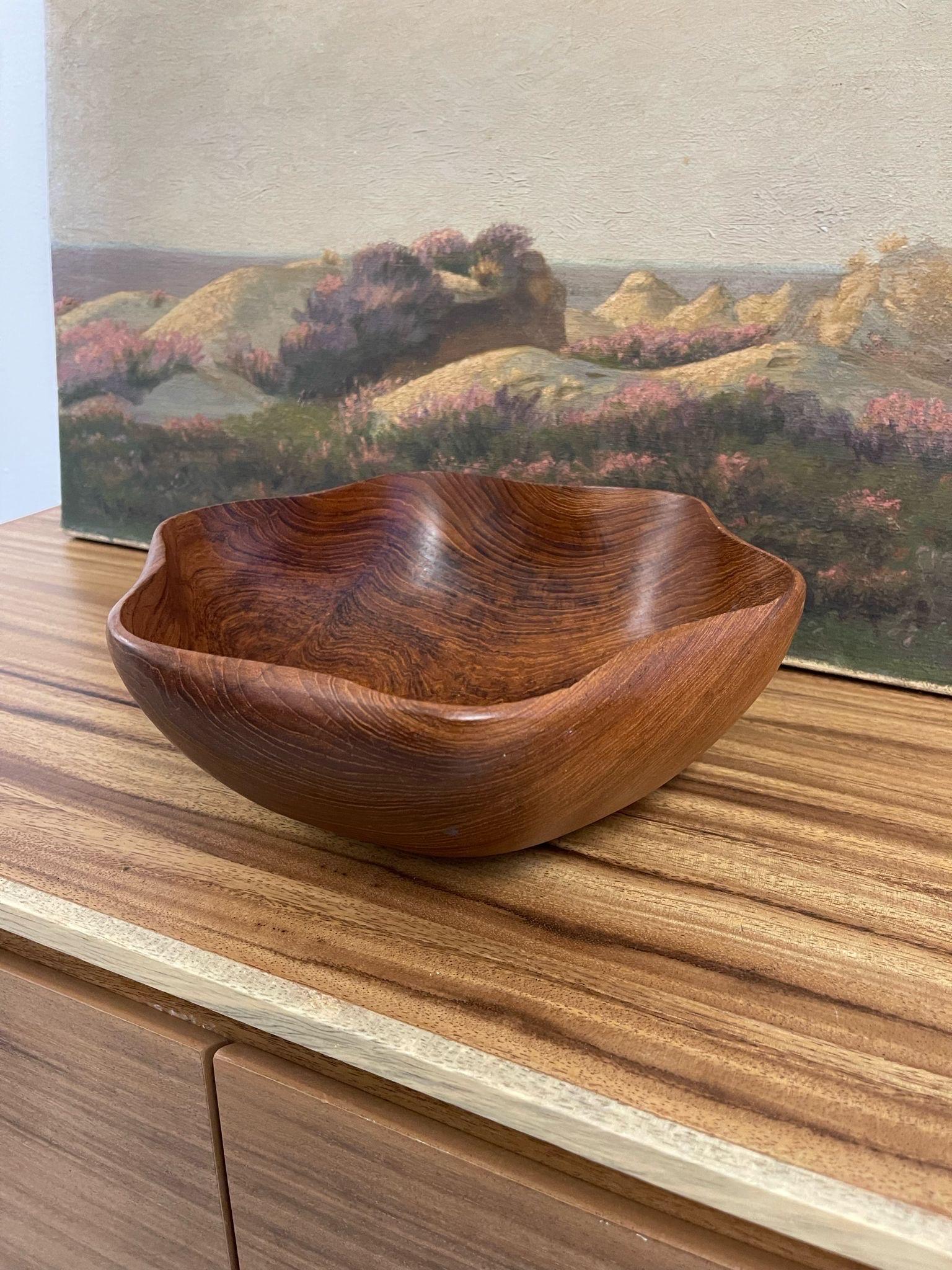 Late 20th Century Vintage Wooden Bowl With Rounded Curved Edges.