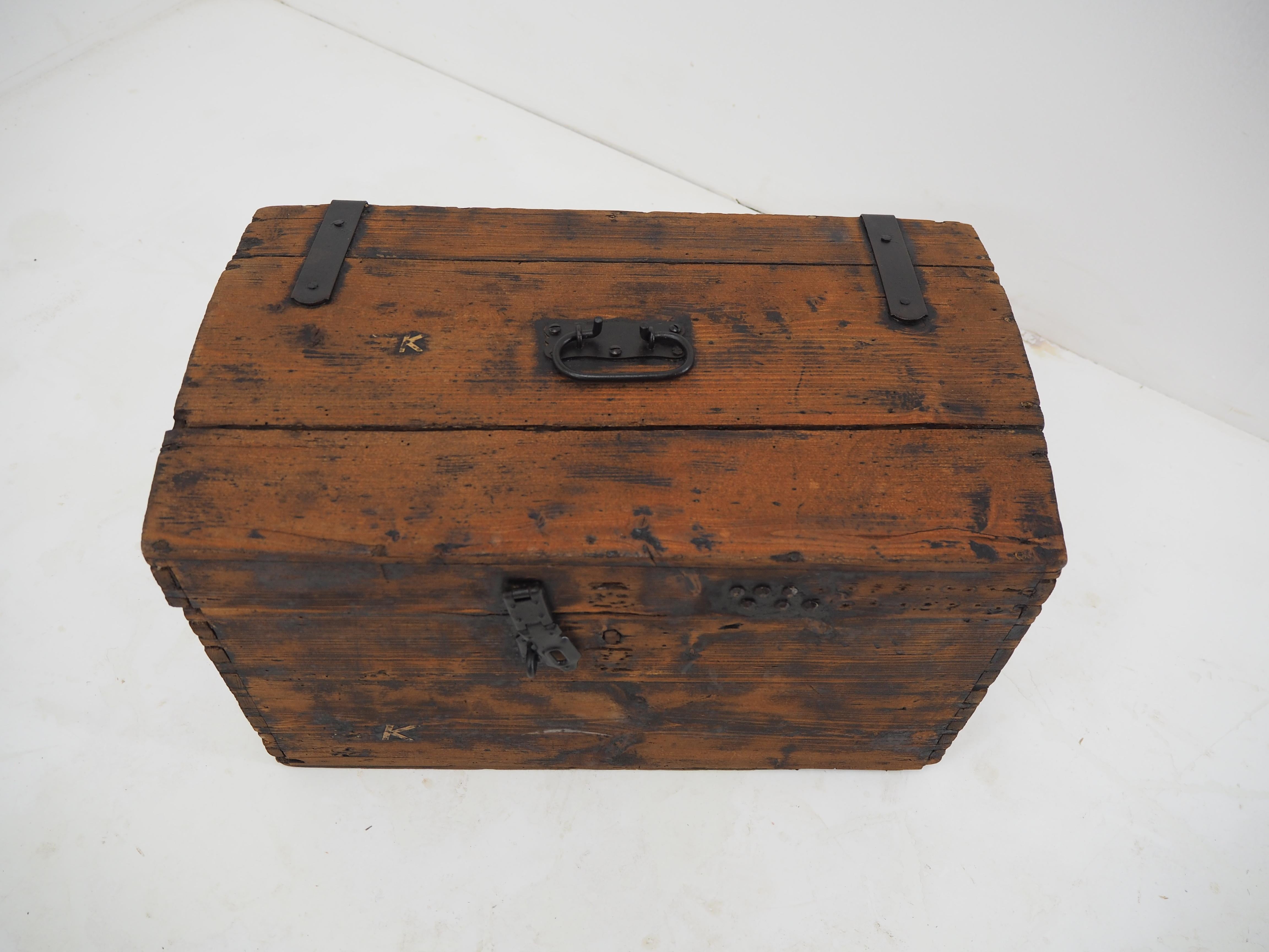 wood suitcase box