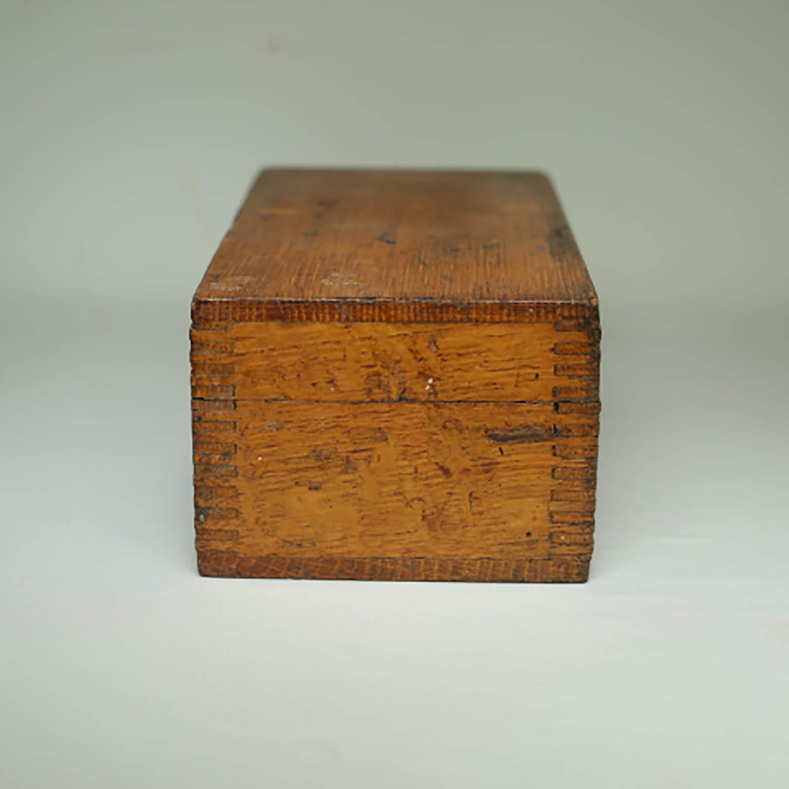 Vintage Wooden Box with Dovetails Joints, circa 1880s-1920s 1