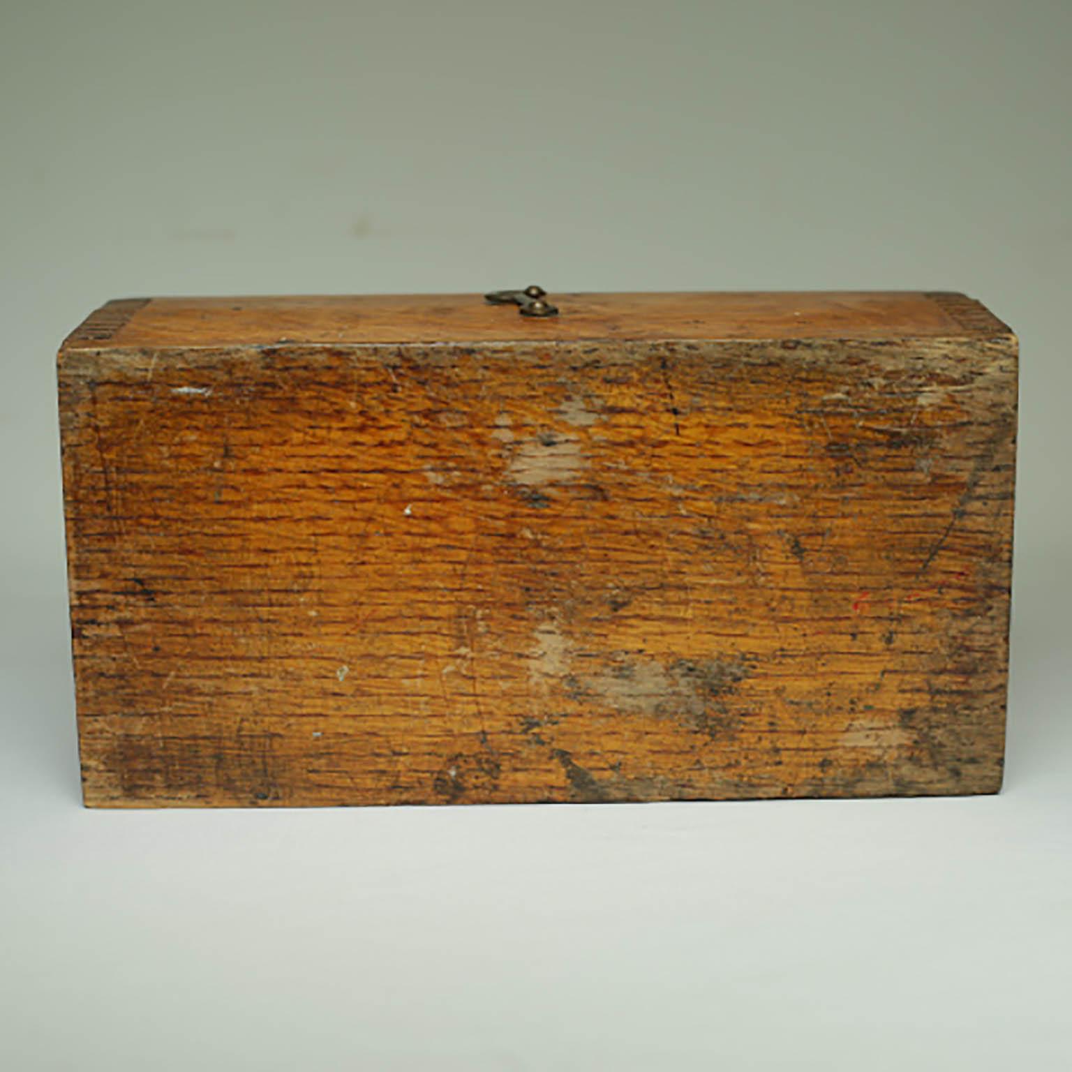 Vintage Wooden Box with Dovetails Joints, circa 1880s-1920s 3