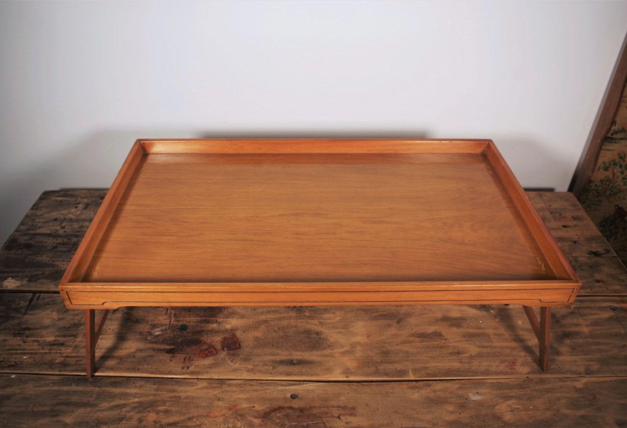 Bandeja de madera vintage para el desayuno, años 70 Late 20th Century en venta