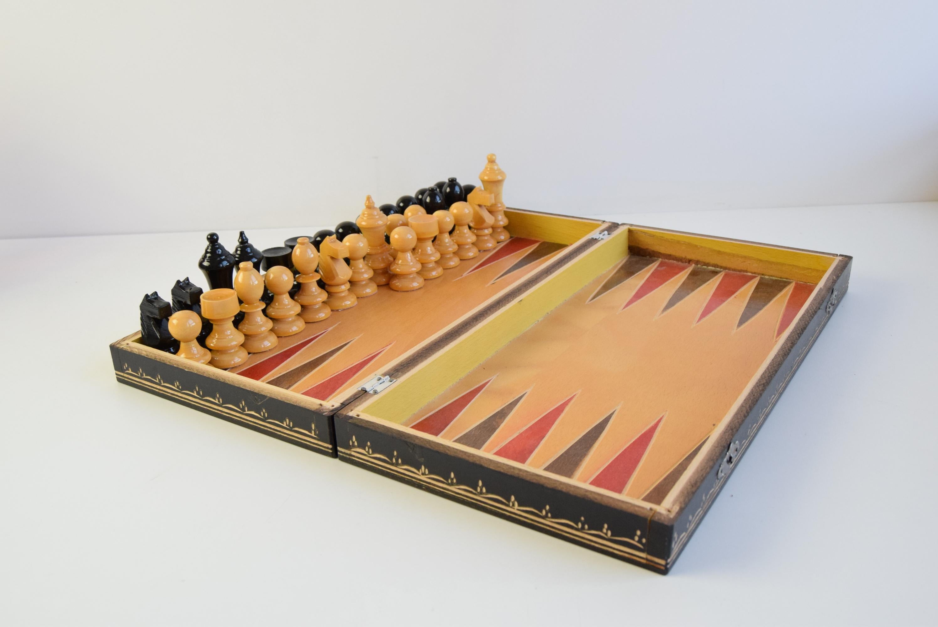 Vintage Schachspiel aus Holz in Holzkiste (Moderne der Mitte des Jahrhunderts) im Angebot