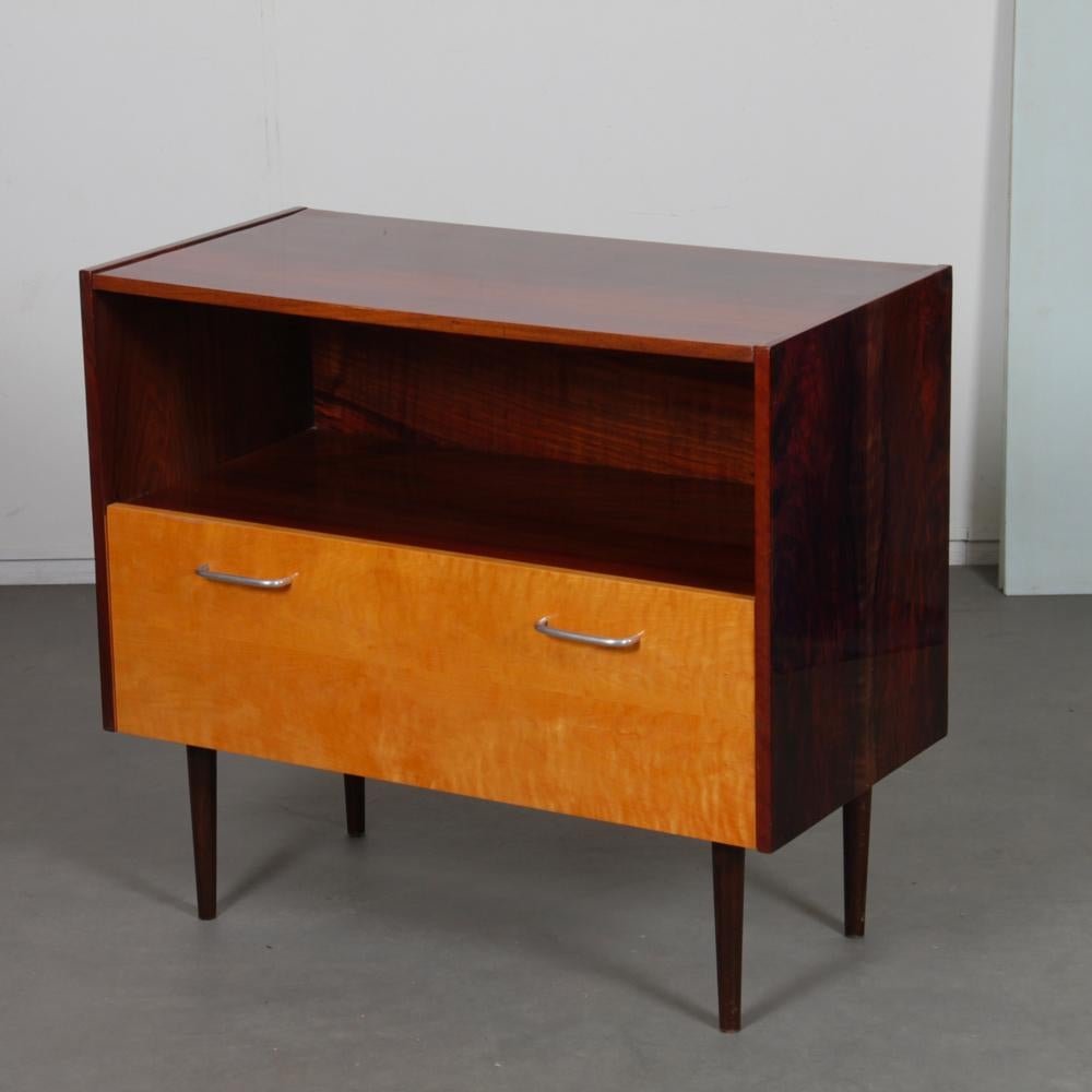 Commode vintage en bois éditée par Up&Up, années 1960 Bon état - En vente à MONTESSON, FR