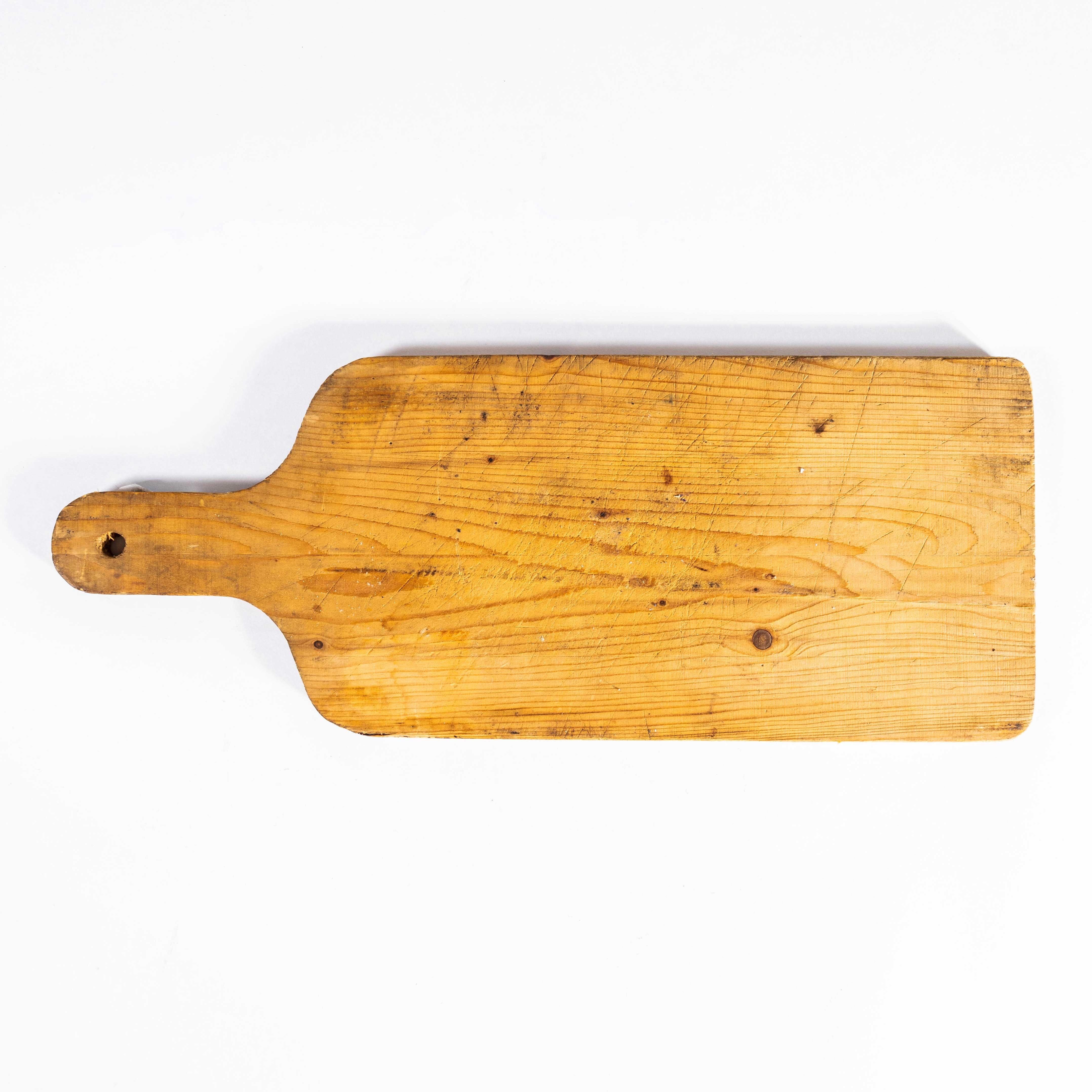 Tablas de Cortar de Madera Vintage - Tamaño Mediano - Buena Cantidad Disponible mediados del siglo XX en venta