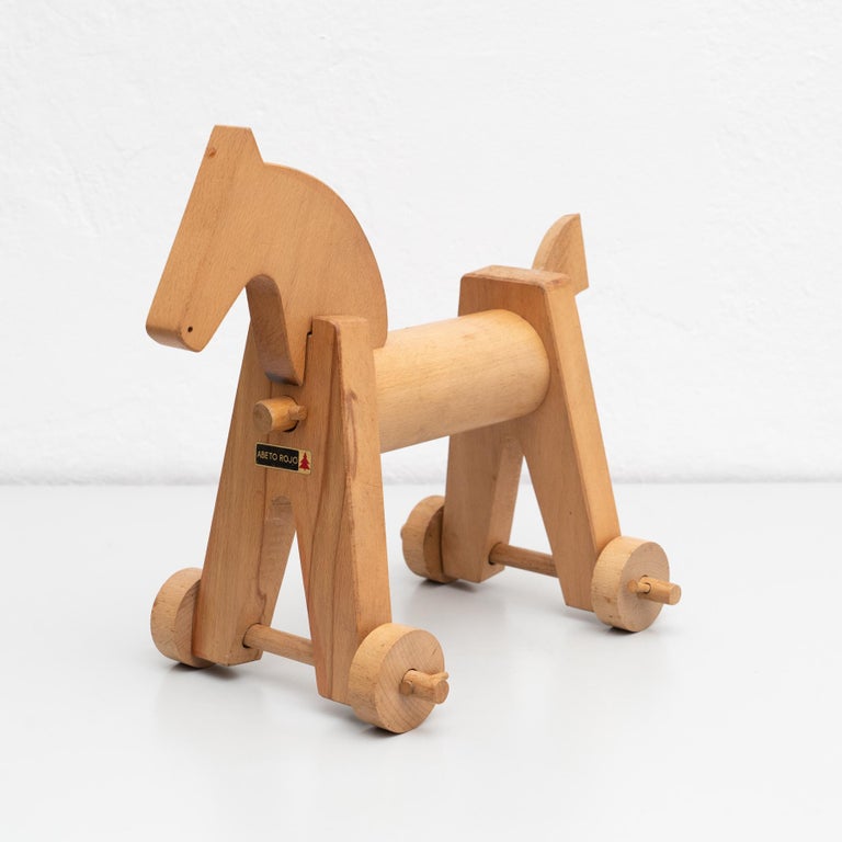 Vintage Wooden Derby Horse Toy, circa 1950 In Good Condition For Sale In Barcelona, Barcelona