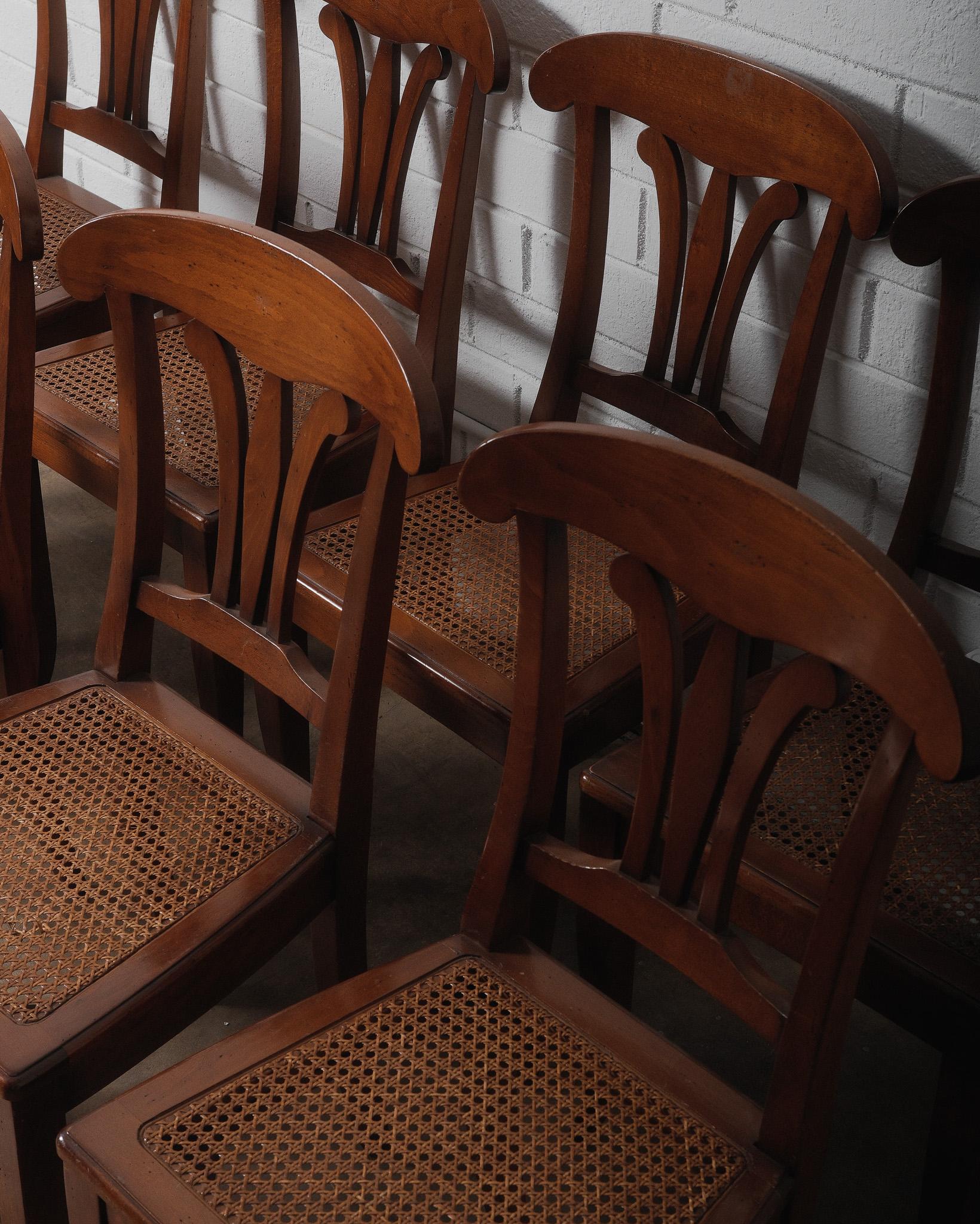 Tissage Chaises de salle à manger en bois Vintage Regency Revival / French Provincial Style Set of 8 en vente