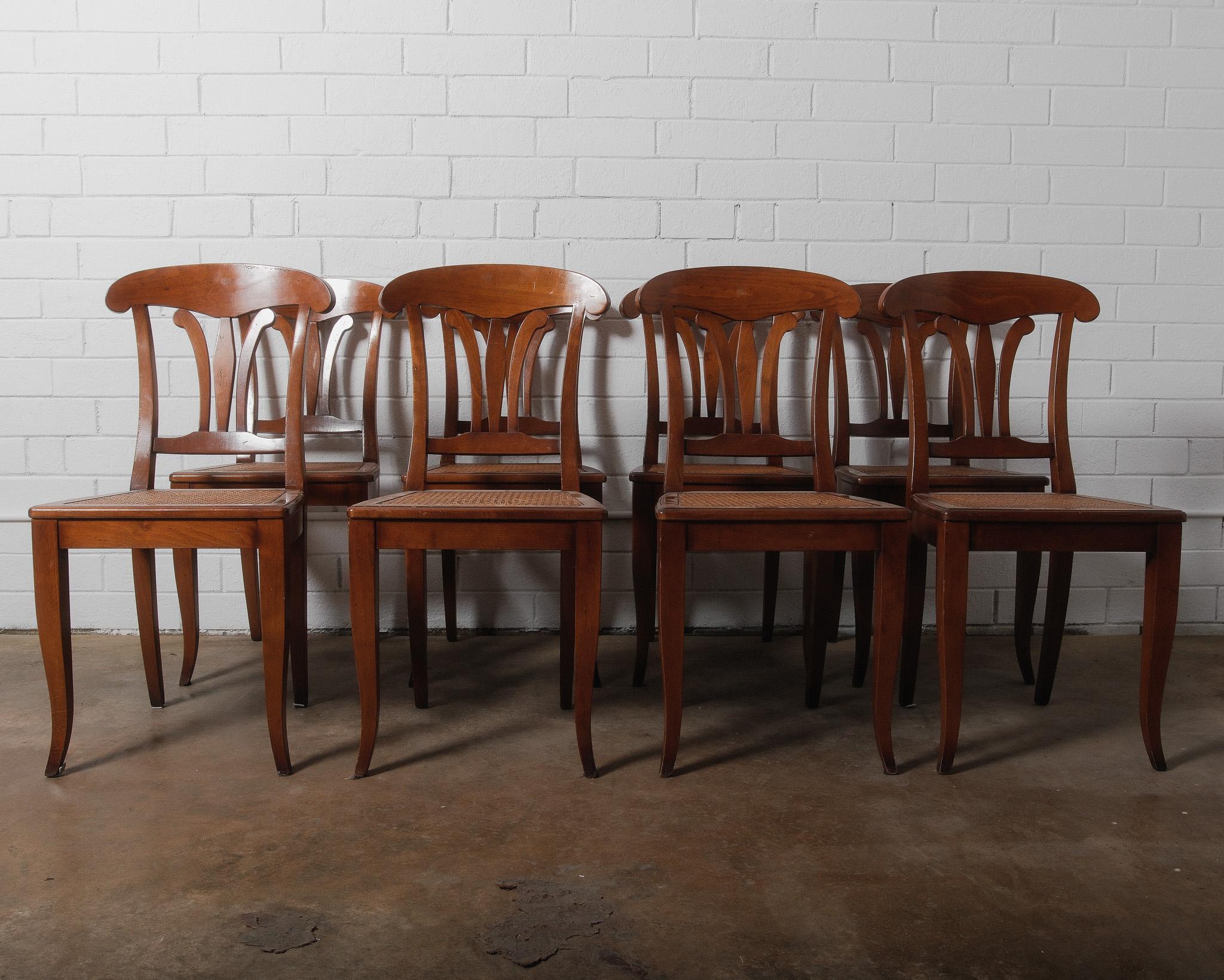 Rotin Chaises de salle à manger en bois Vintage Regency Revival / French Provincial Style Set of 8 en vente