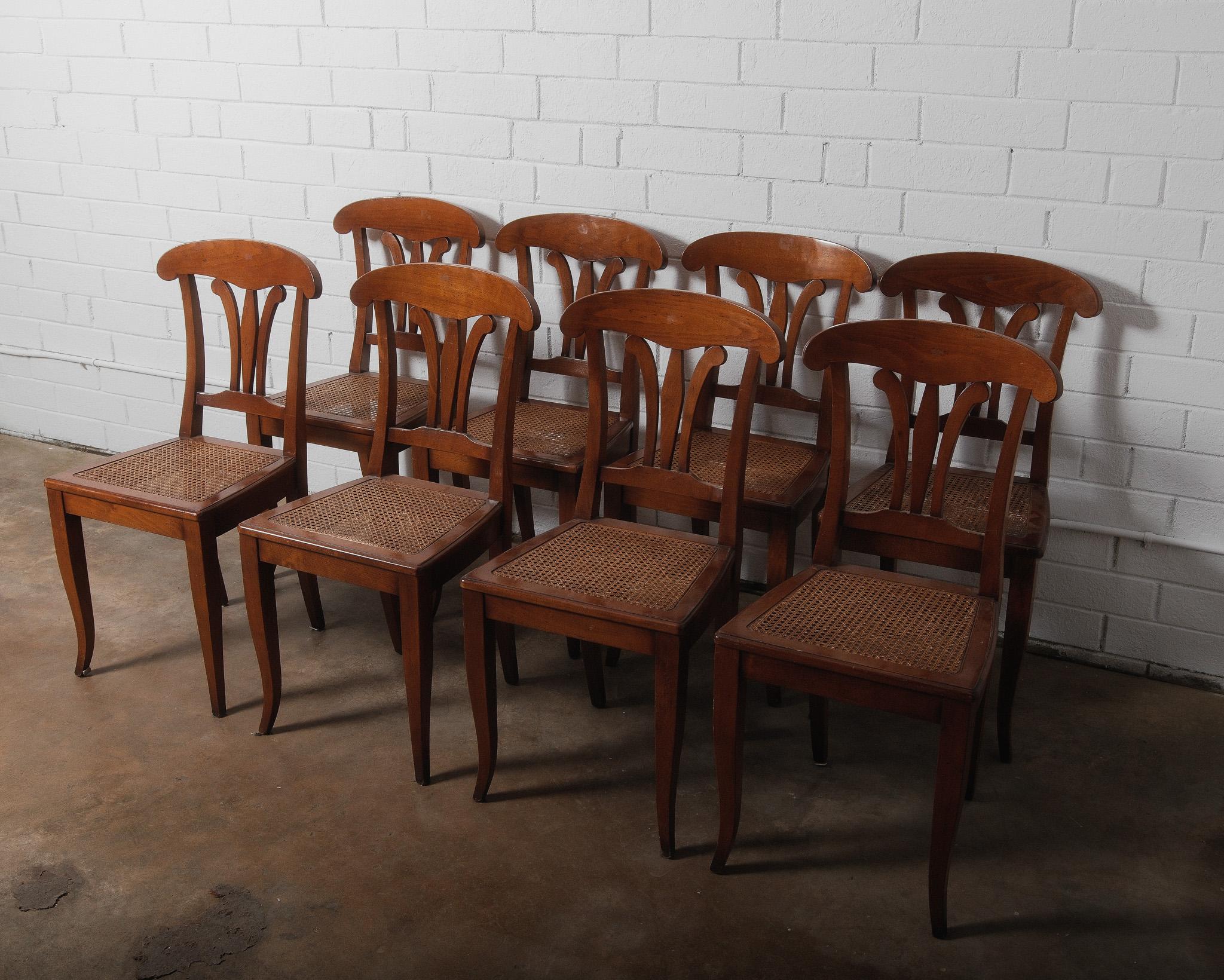 Chaises de salle à manger en bois Vintage Regency Revival / French Provincial Style Set of 8 en vente 1
