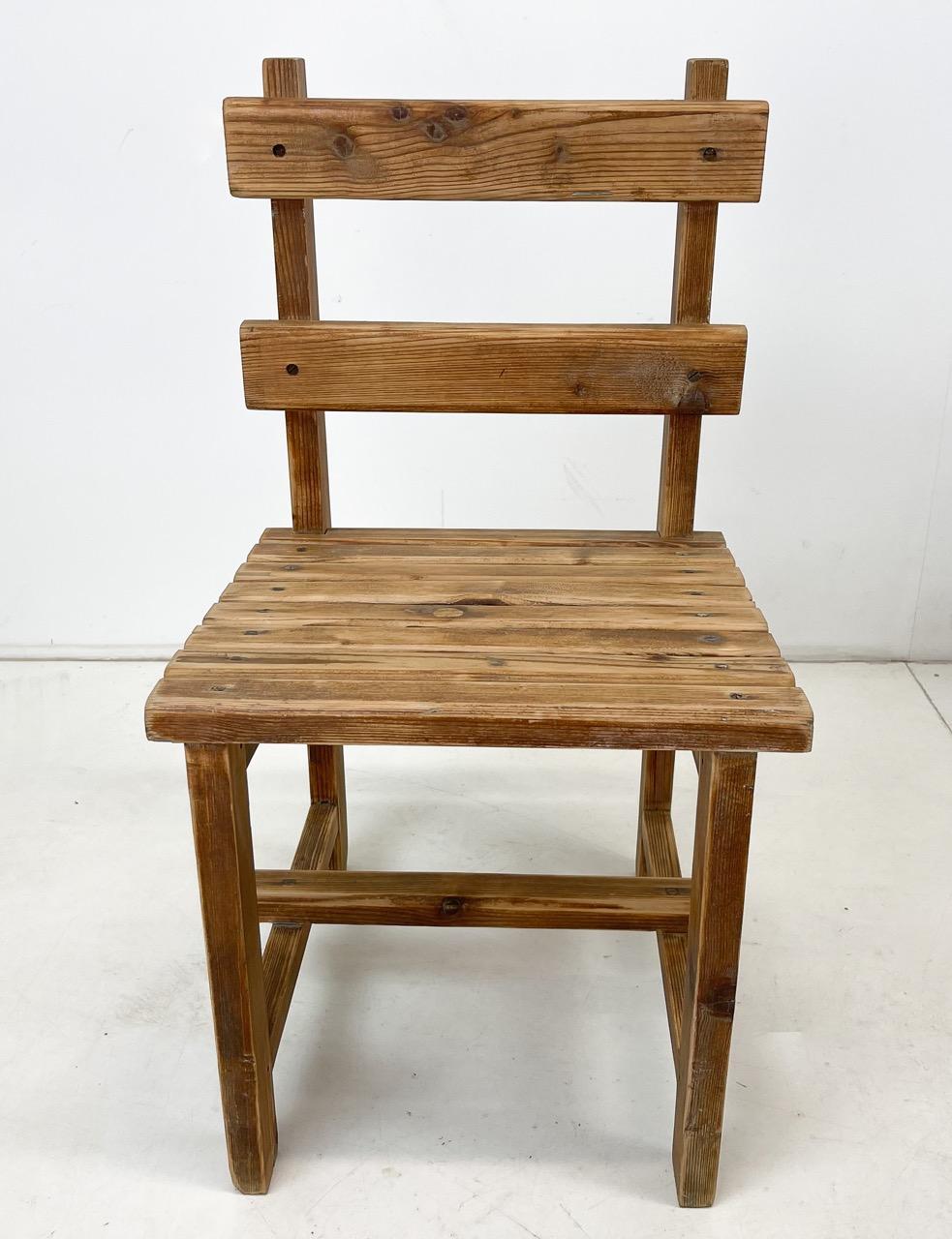 Set da pranzo in legno vintage composto da panca e 3 sedie in vendita 4