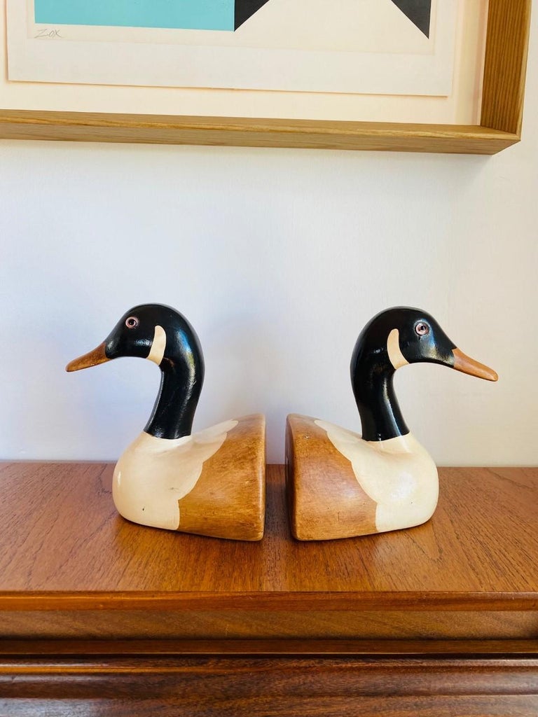 Vintage Wooden Duck Bookends by N.S. Gustin Co In Good Condition In San Diego, CA