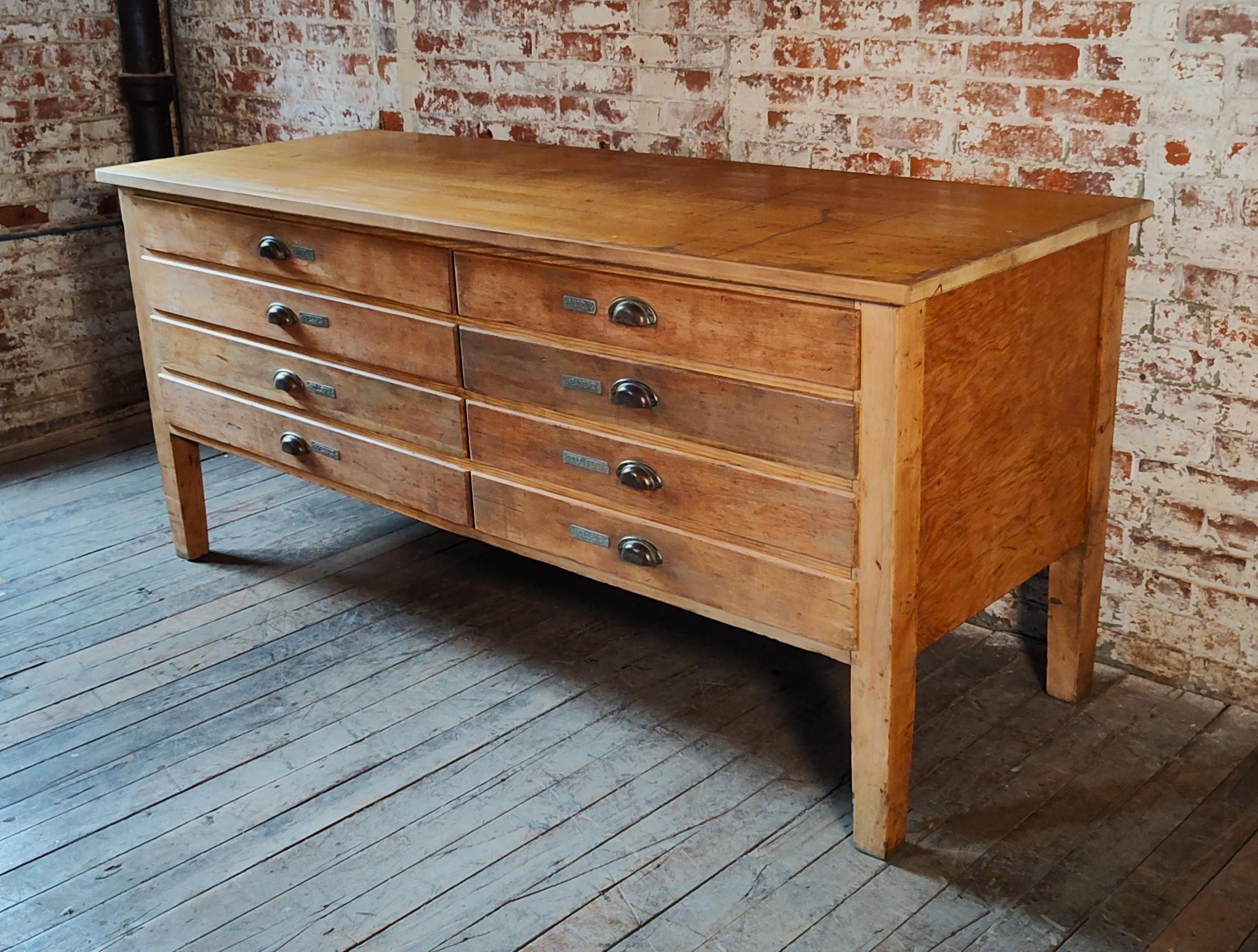 Vintage Wooden Flat File Cabinet In Good Condition In Oakville, CT