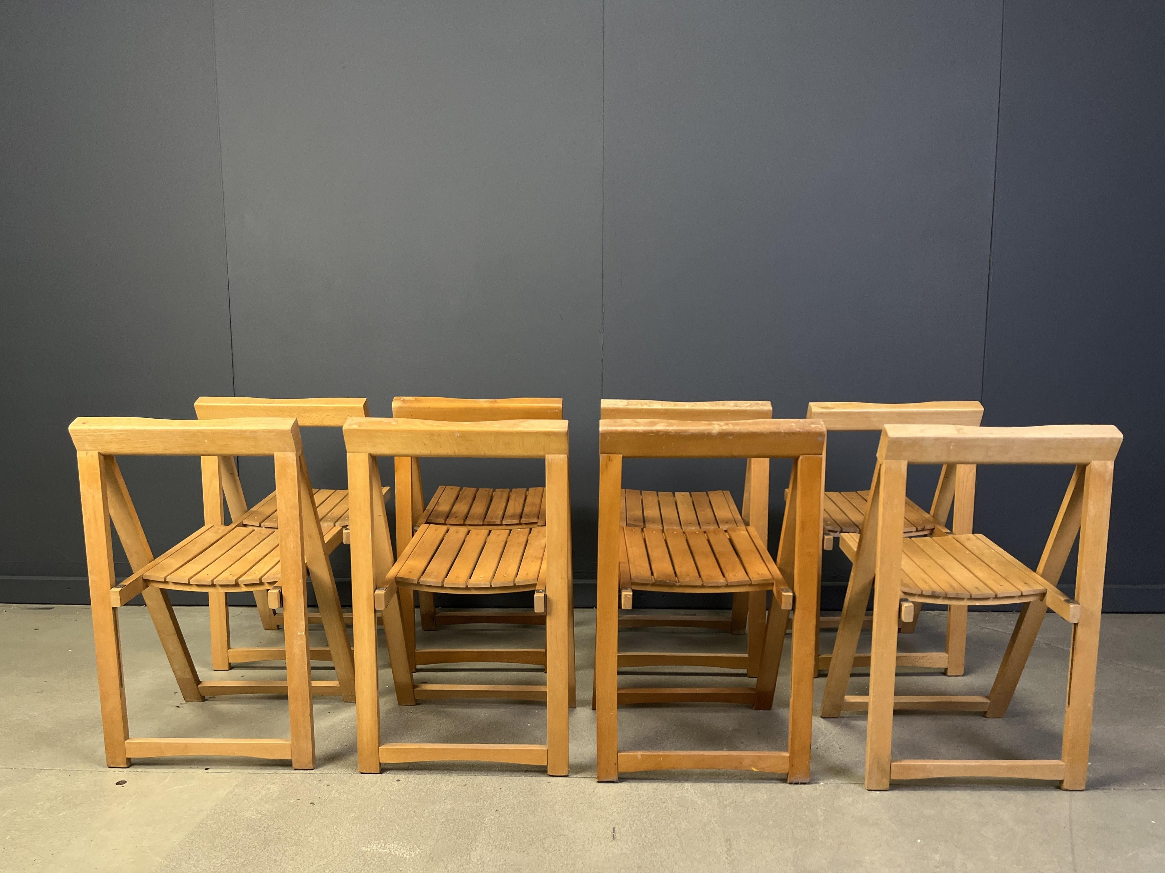 Vintage wooden folding chairs, 1960s set of 8 In Good Condition For Sale In Leuven, Vlaams Gewest
