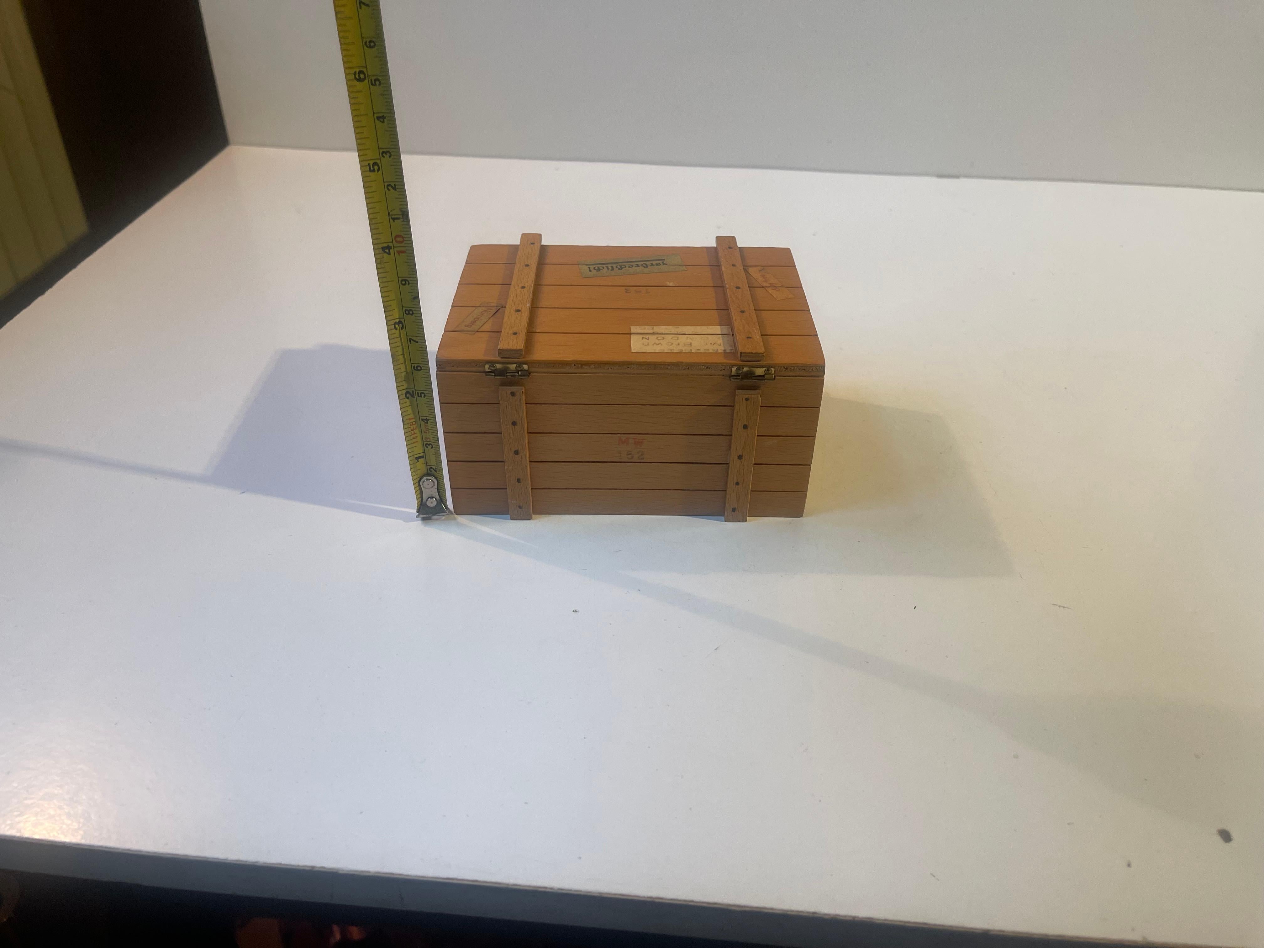 Vintage Wooden German Music Box - Reisekoffer - Strauss: 'Les Roses Du Sud' im Angebot 3