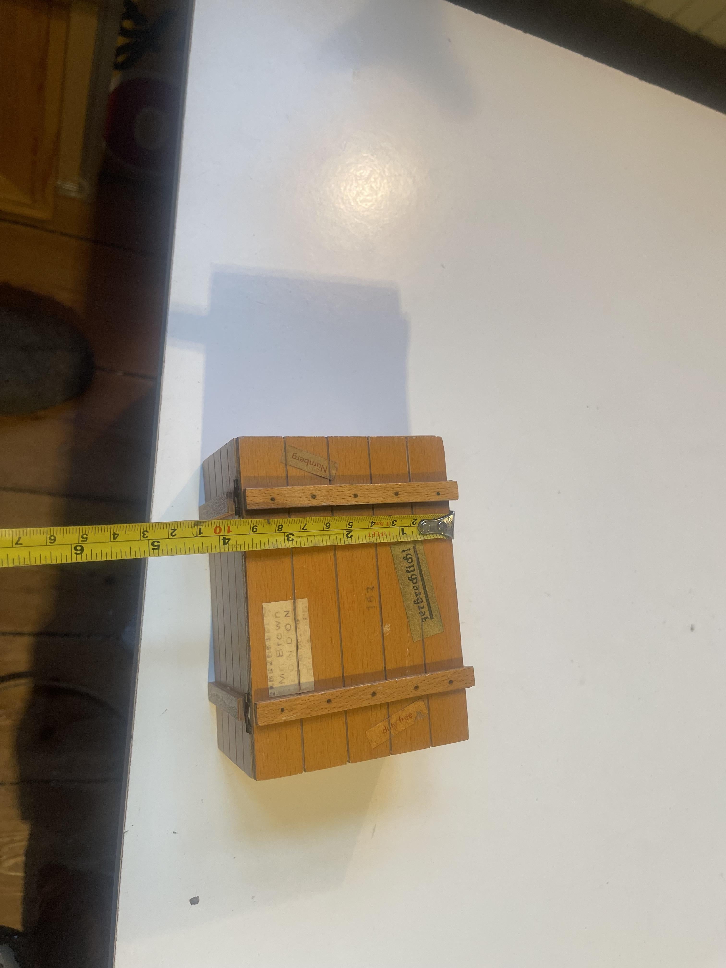 Vintage Wooden German Music Box - Reisekoffer - Strauss: 'Les Roses Du Sud' im Angebot 2