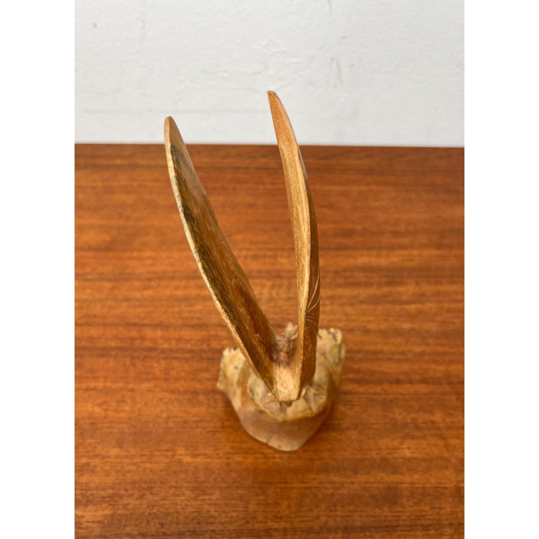 Figurina di pipistrello in legno vintage intagliata a mano, anni '70 in vendita 6