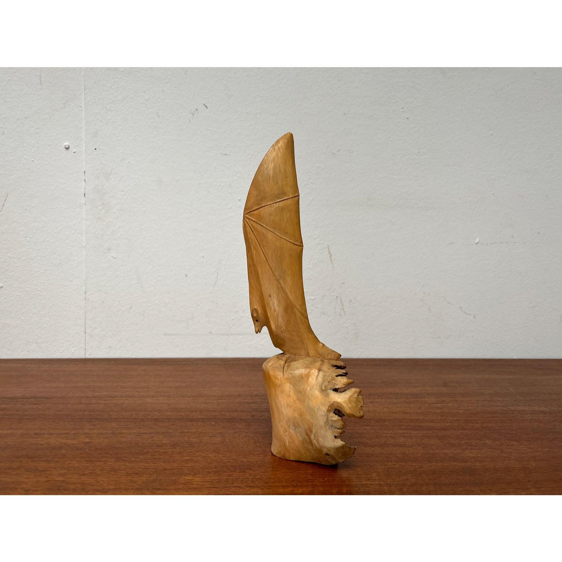 Figurina di pipistrello in legno vintage intagliata a mano, anni '70 in vendita 7