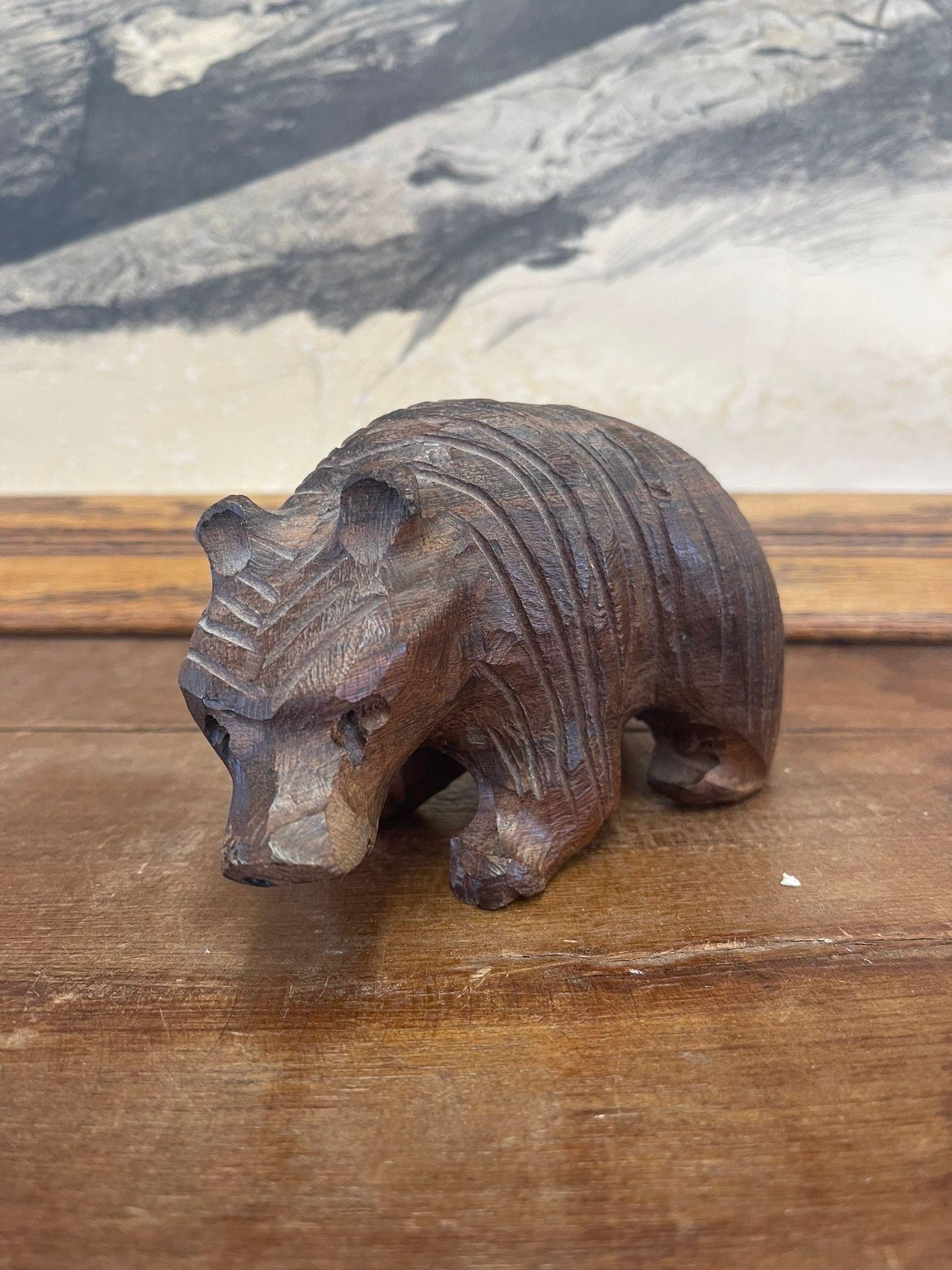 Vintage Wooden Hand Caved Bear Figurines In Good Condition For Sale In Seattle, WA