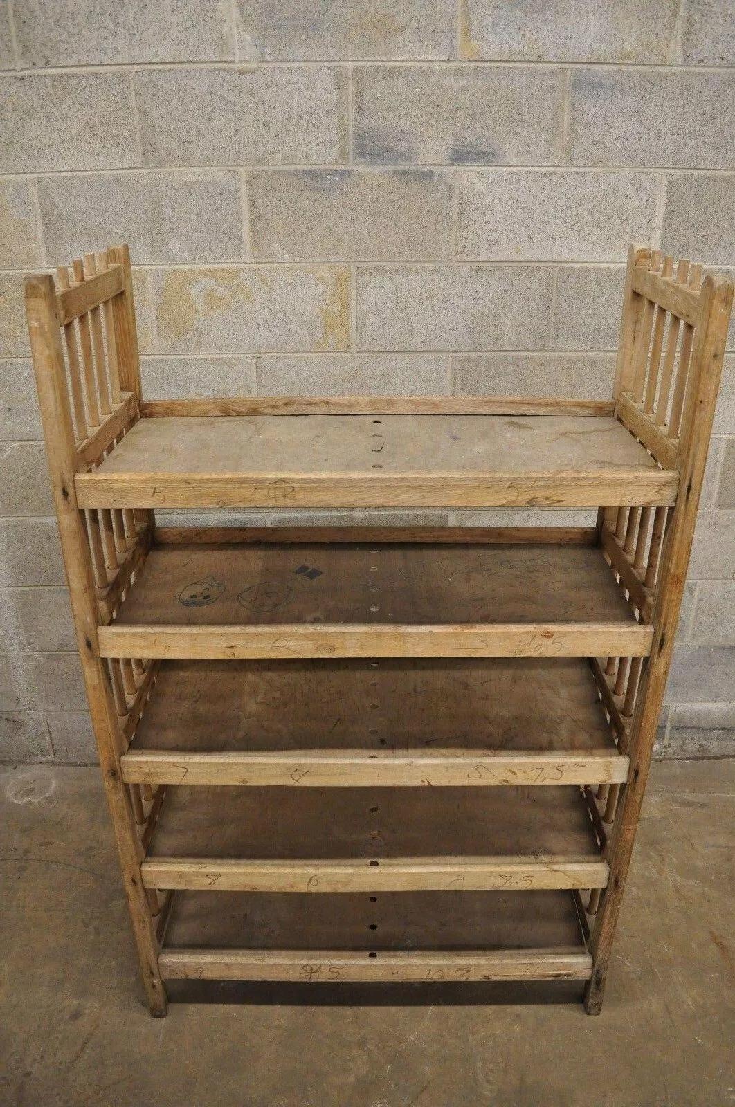 Vintage hölzerne industrielle 5 Regal Schuh Trocknen Rack Steampunk Bücherregal Stand (Industriell) im Angebot