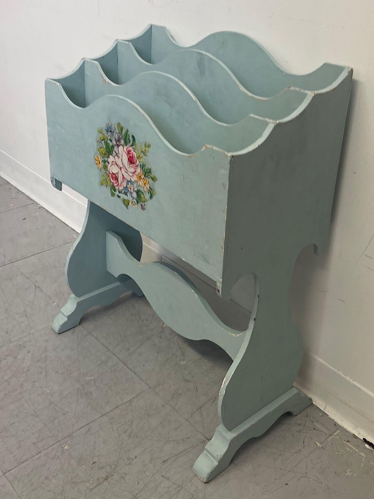 Vintage Wooden Magazine Rack With Floral Motif. In Good Condition For Sale In Seattle, WA