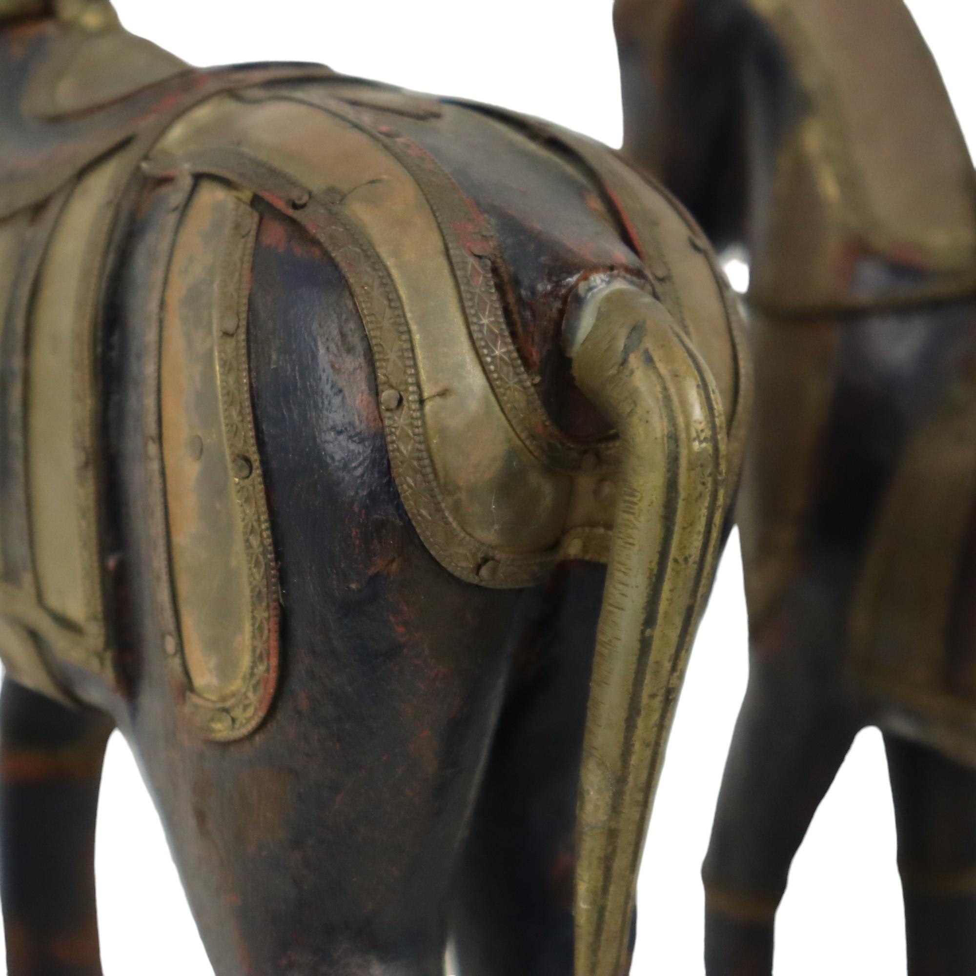 Statues vintage chevaux Marwari en bois, cuivre et laiton en vente 3