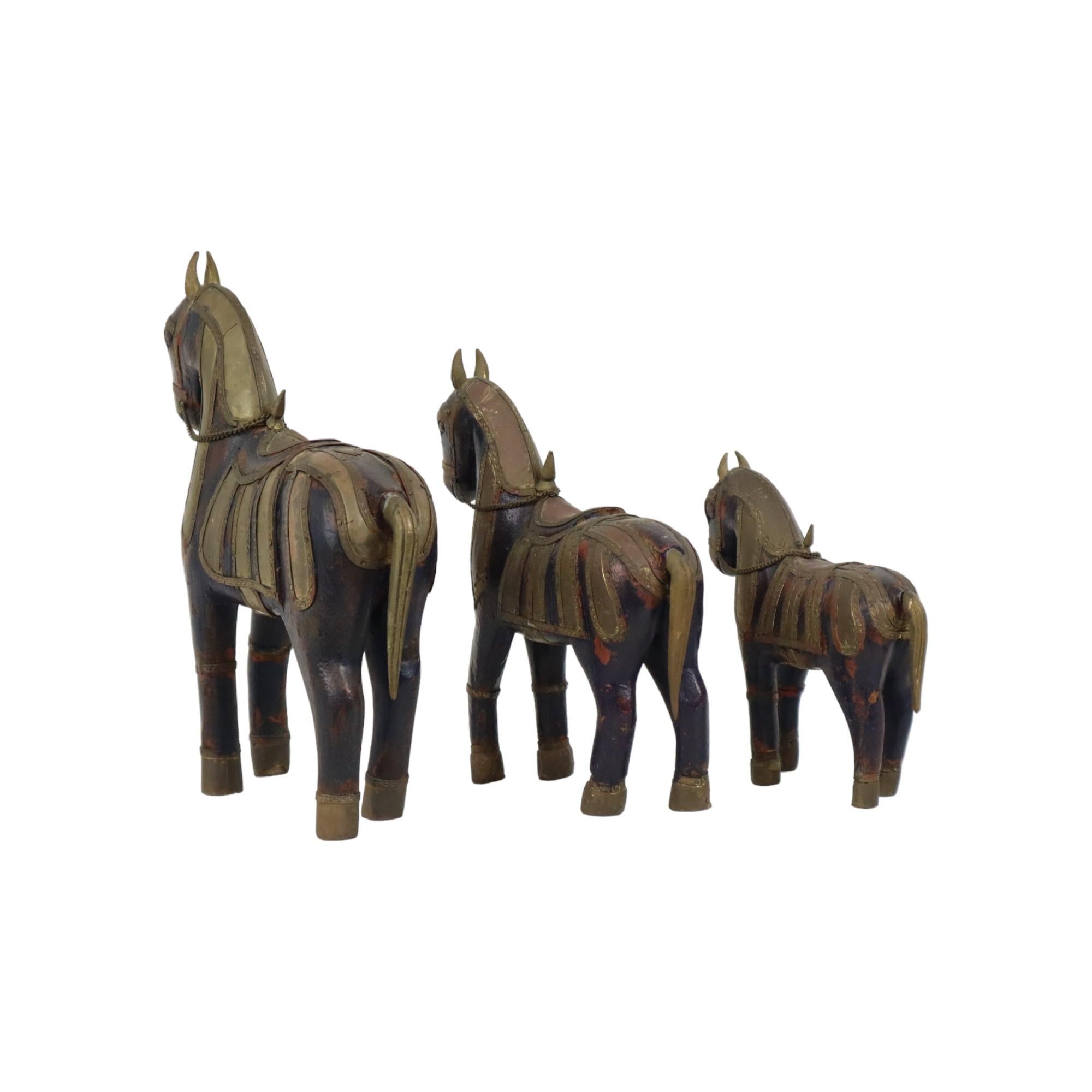 Statues vintage chevaux Marwari en bois, cuivre et laiton en vente 2