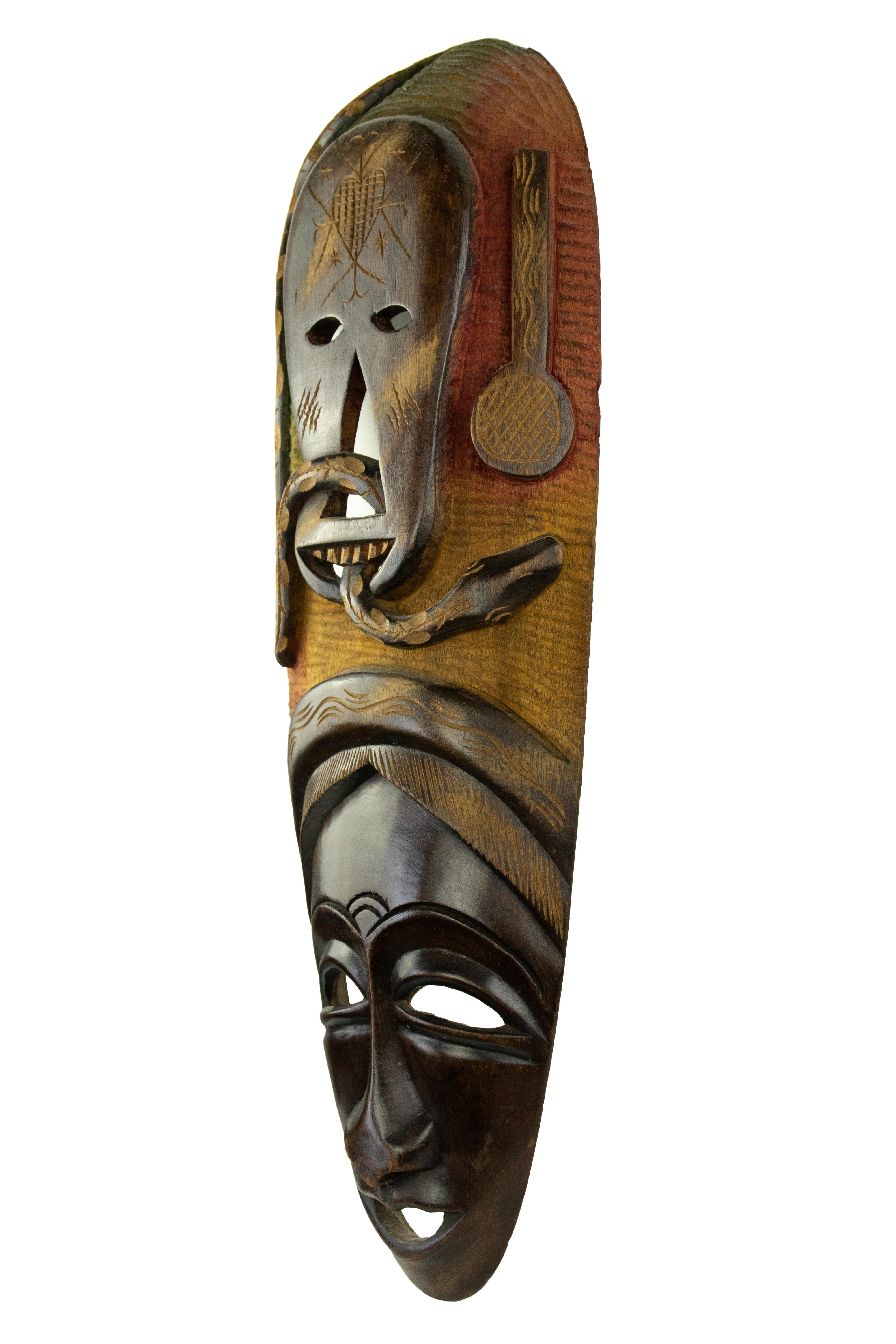 Vintage Wooden Decorative Mask,  mid-20th Century.

Wood and fabric.

61 x 24 cm.

Good conditions!