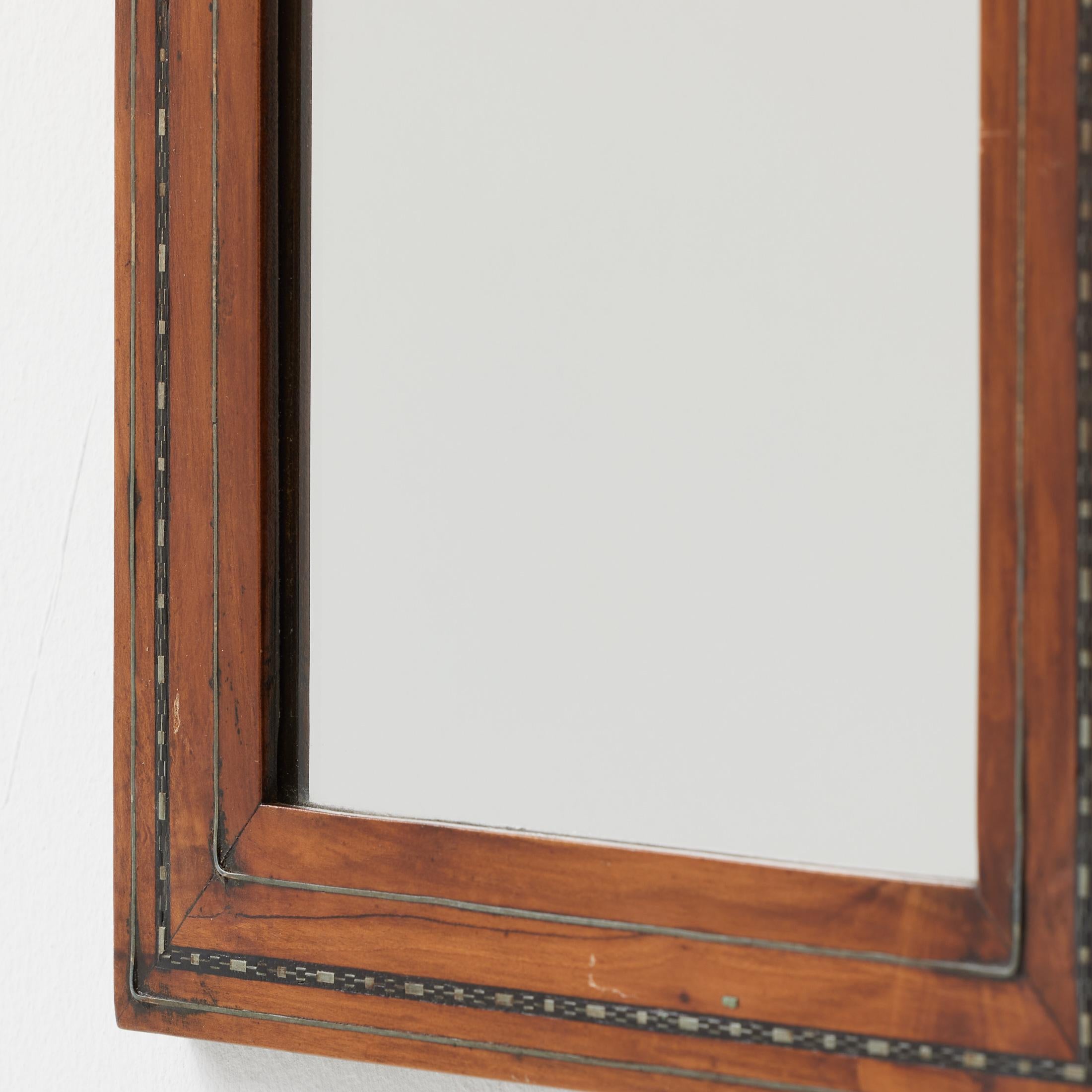 Bois Miroir vintage en bois avec cadre incrusté, Espagne circa 1950 - Patine d'origine en vente
