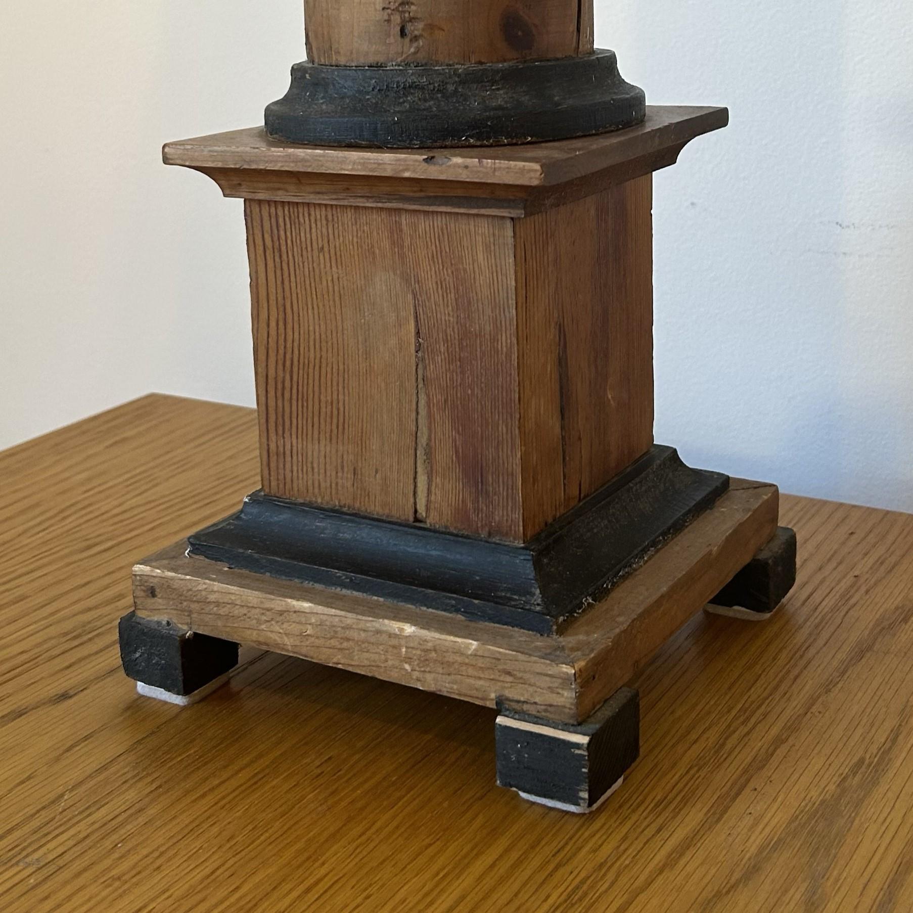 Vintage Newel Pfosten aus Holz im Zustand „Gut“ im Angebot in Hudson, NY